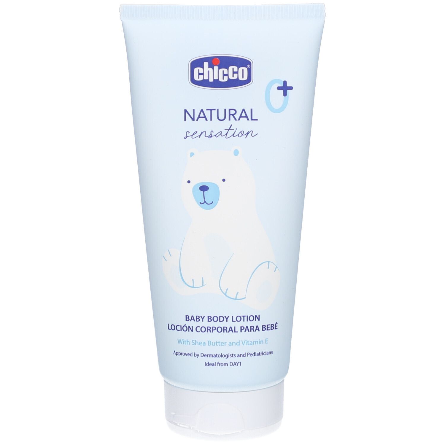 Hellblaue Tube mit Produktaufdruck. Marke Chicco, Natural Sensation, Baby Body Lotion. Mit Eisbär-Illustration.