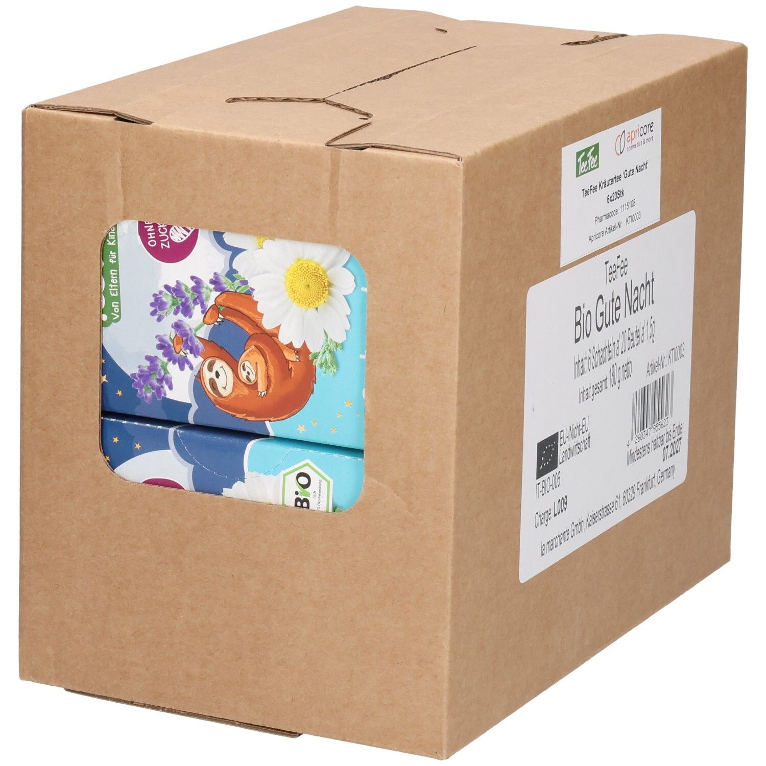 Karton mit TeeFee Kräutertee Gute Nacht. Sichtfenster zeigt Tee-Schachteln. EU-Bio-Siegel. Aufdruck mit Kamille und Faultier.