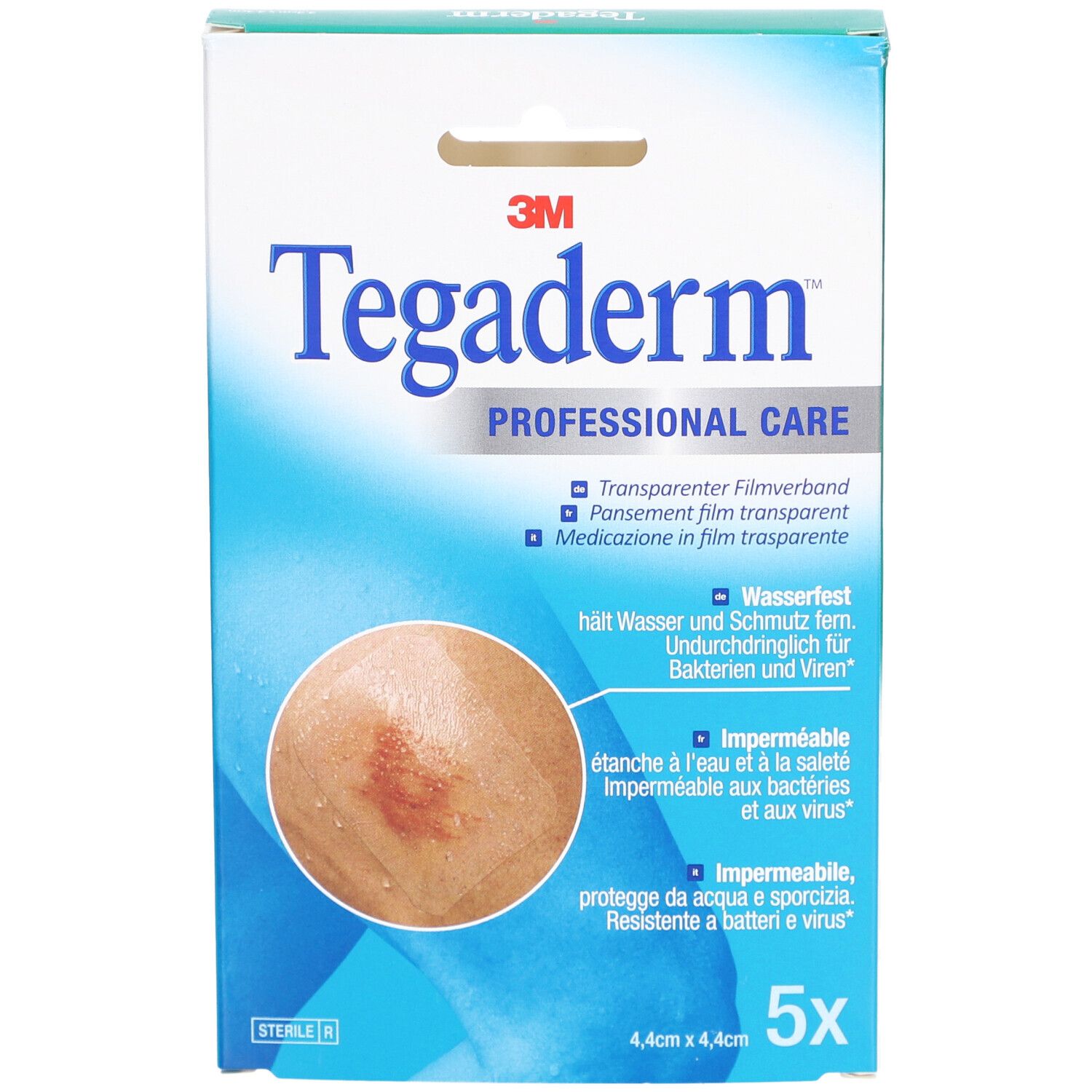 3M Tegaderm Verpackung. Aufdruck: Transparentes Folienverband, wasserfest, 5 Stück, 4,4 cm x 4,4 cm. Sichtbar: Wundauflage.