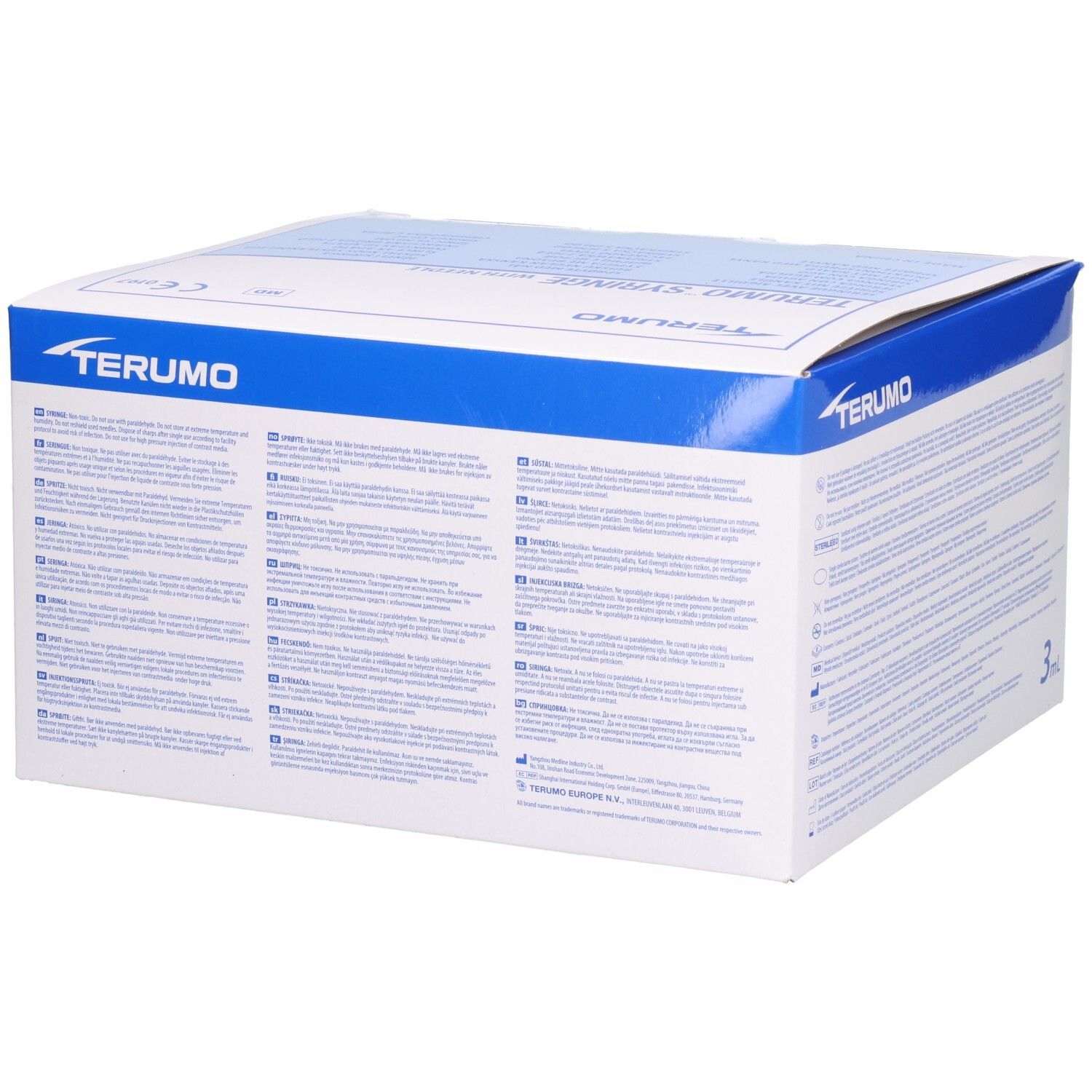 Verpackung von TERUMO Spritzen mit Nadel, 3ml. Text in mehreren Sprachen. Logo, Produktbezeichnung, Steril-Symbolen und CE-Kennzeichnung.