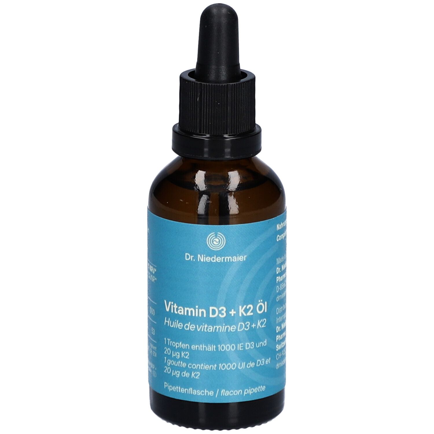 Braune Glasflasche mit schwarzem Deckel und Pipette. Etikett mit Produktnamen und Inhaltsstoffen. Dr. Niedermaier Vitamin D3 + K2 Öl.