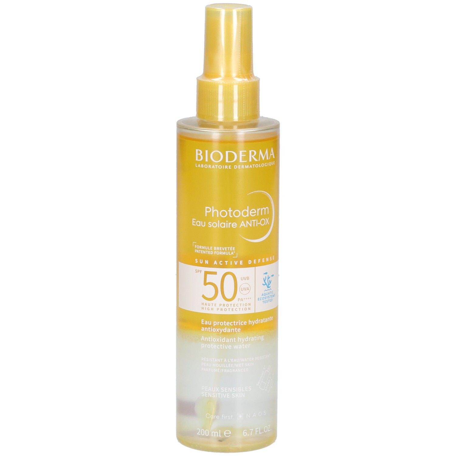 Flacon spray de protection solaire. Liquide jaune transparent. Inscription: Bioderma, Photoderm, Anti-OX, SPF 50. Avec tête de pulvérisation.