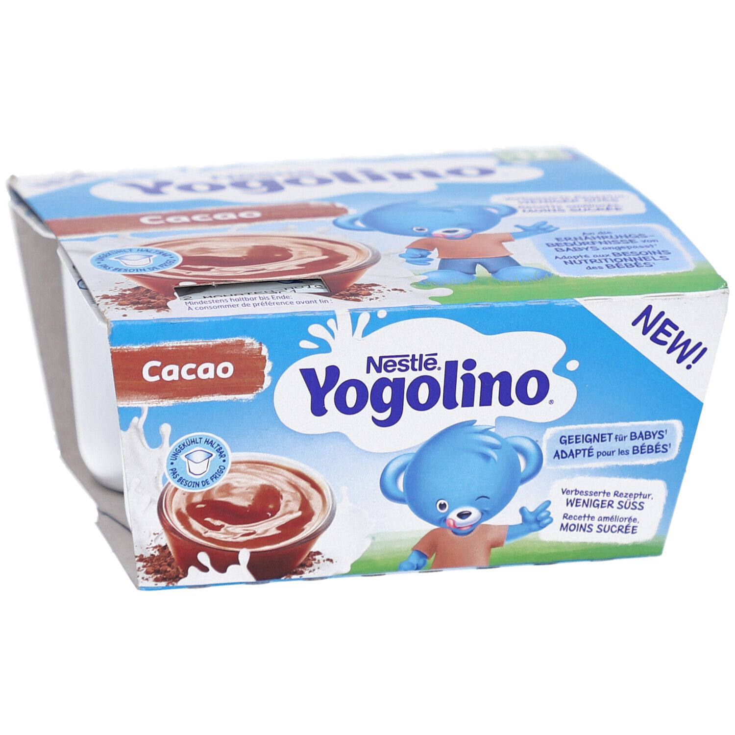 Verpackung mit vier Bechern Yogolino Cacao. Marke Nestle Yogolino. Blaue Verpackung mit Produktabbildung und Text.