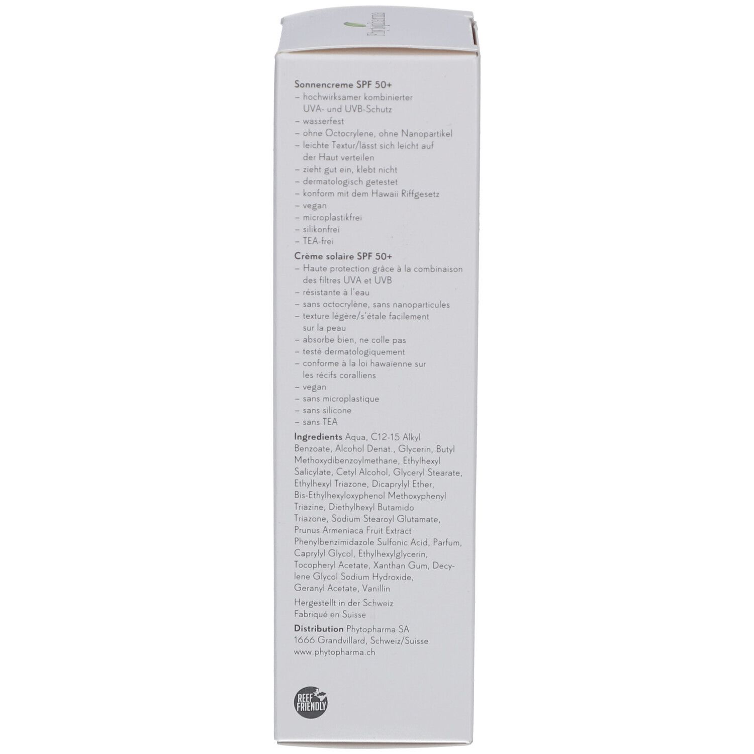 Seite der Kartonverpackung. Text mit Inhaltsstoffen und Herstellerinformationen. Weißer Hintergrund.