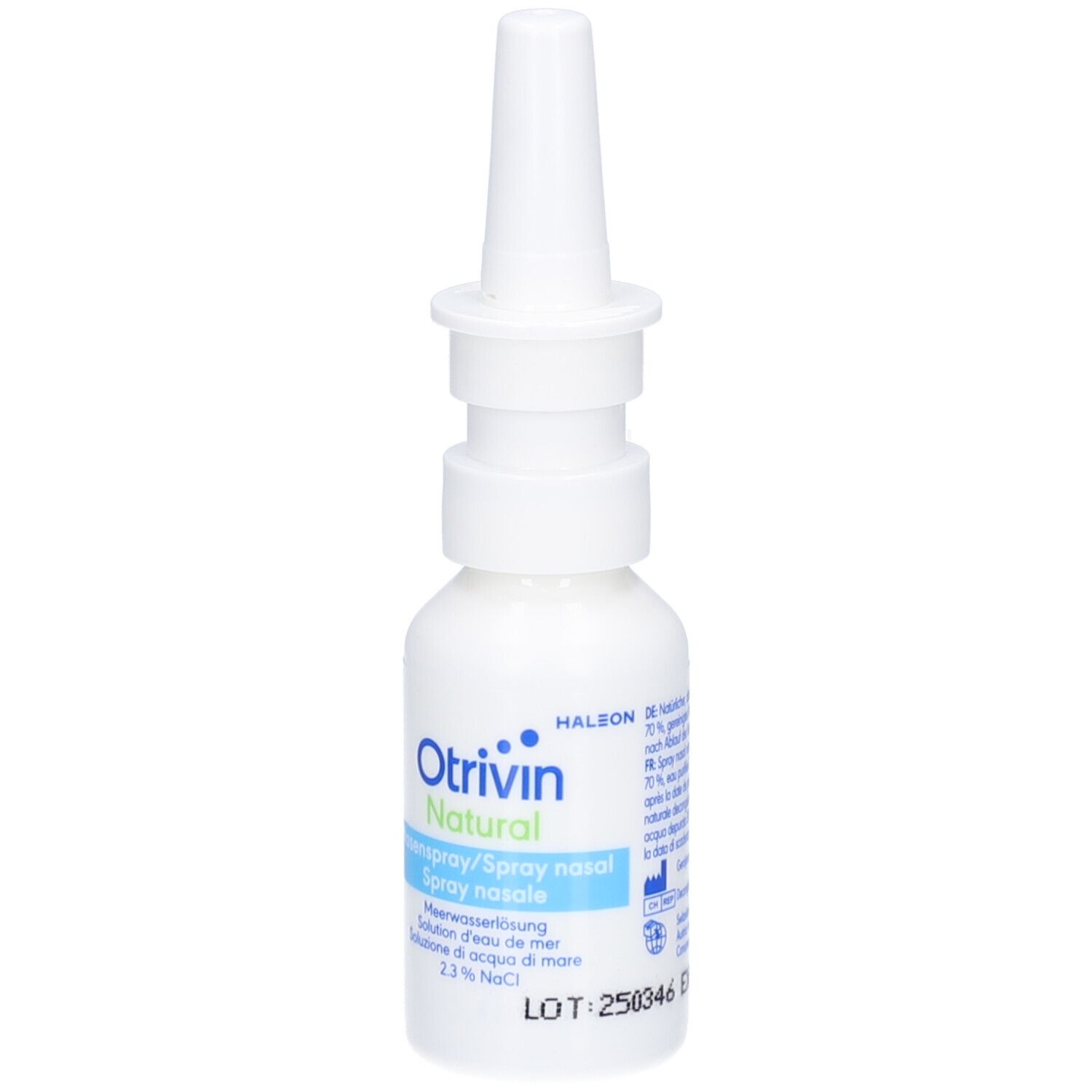 Weiße Flasche mit Nasenspray-Aufsatz. Aufschrift: Otrivin Natural, Meerwasserlösung 2,3 % NaCl.