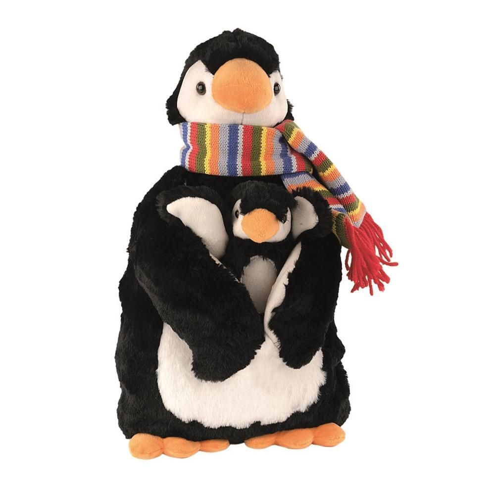 Plüsch-Pinguin mit kleinem Baby-Pinguin und bunter Schal. Weiches Material, freundliches Design.