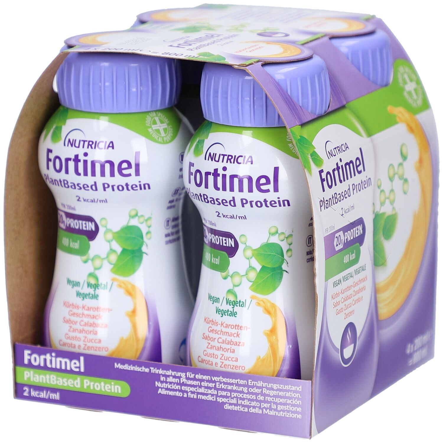 Packung mit vier Flaschen Nutricia Fortimel PlantBased Protein. Flaschen mit lila Deckel, gelbem Inhalt und Produktinformationen.