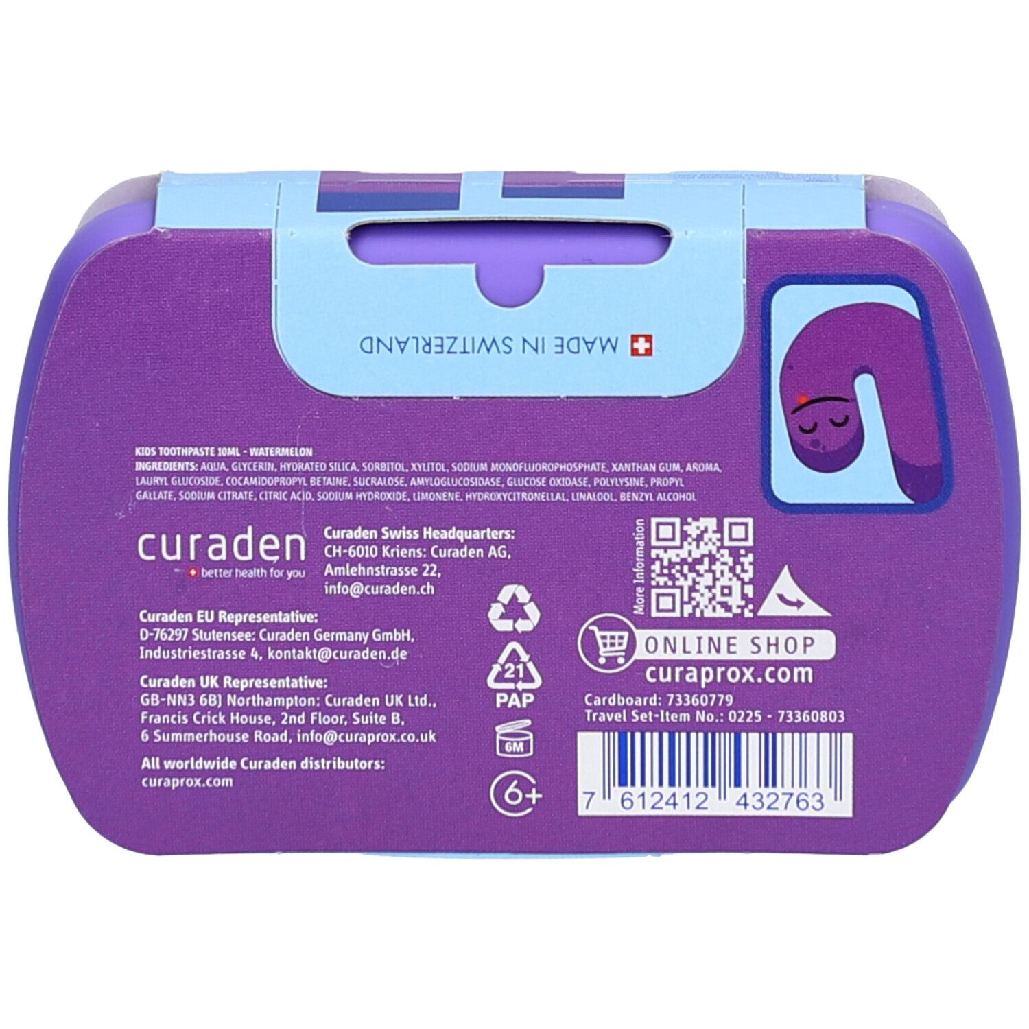 Rückseite der violetten Reise-Set-Box. Enthält Produktinformationen und QR-Code. Hergestellt in der Schweiz.