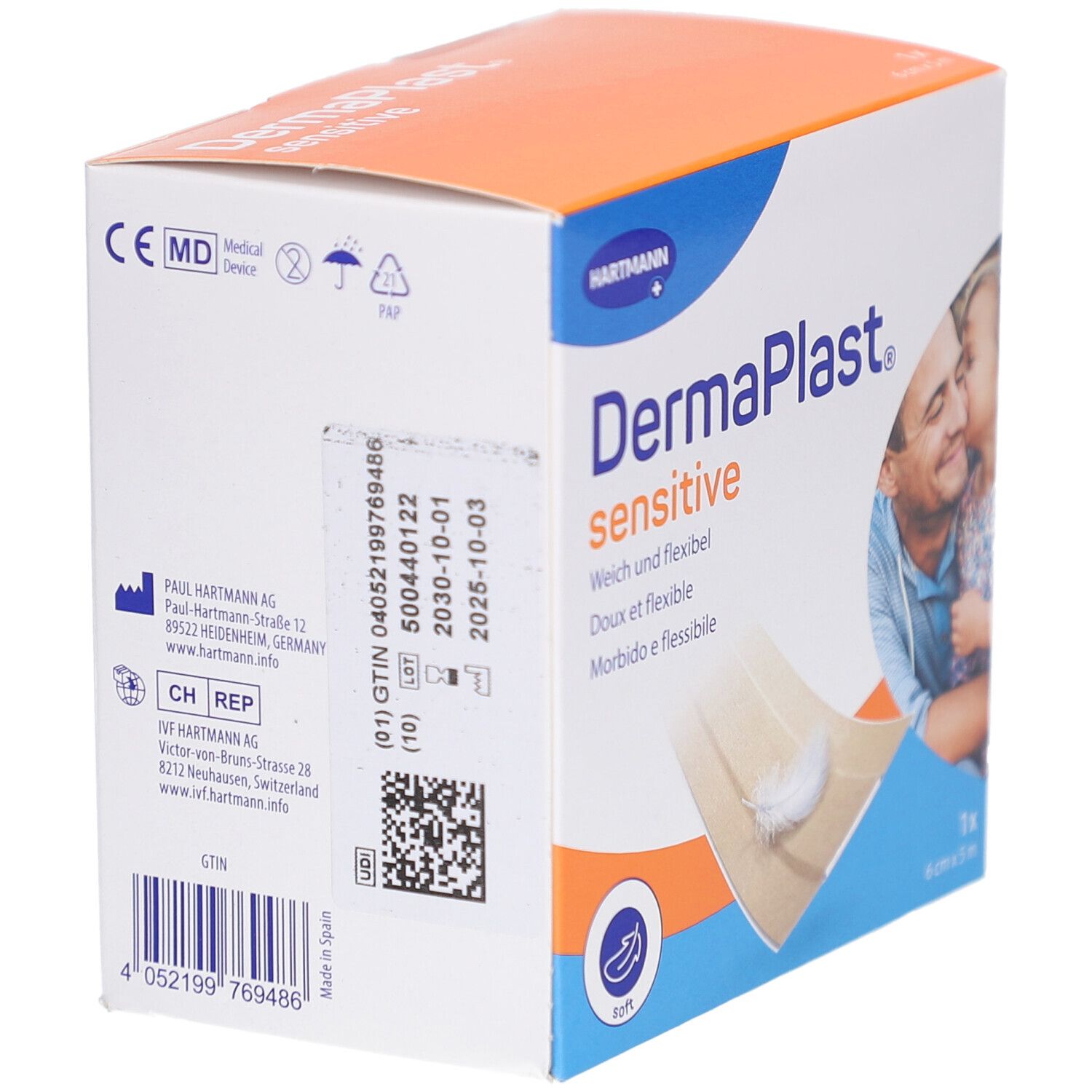 Rückseite der DERMAPLAST® sensitive Verpackung. Medizinprodukt. Informationen zu Hersteller und Chargennummer.