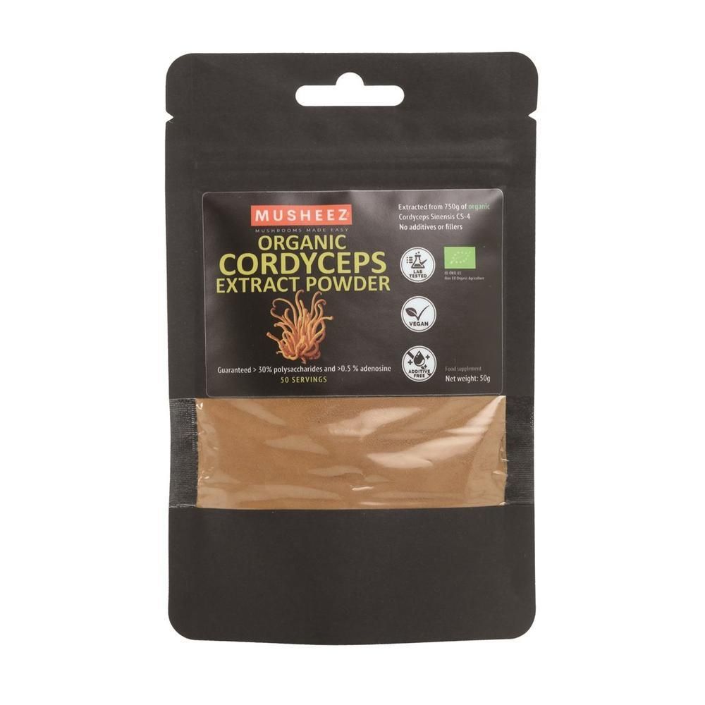 Schwarzer Beutel mit Cordyceps Extrakt Pulver. Enthält Bio-Siegel und Labor-Test-Symbol.