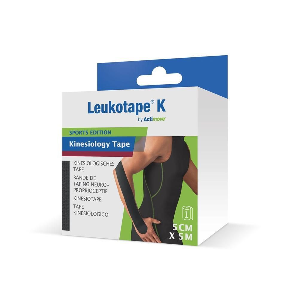 Verpackung von Leukotape K Kinesiologie Tape, 5cm x 5m, schwarz. Zeigt Oberkörper eines Mannes mit Tape am Arm.