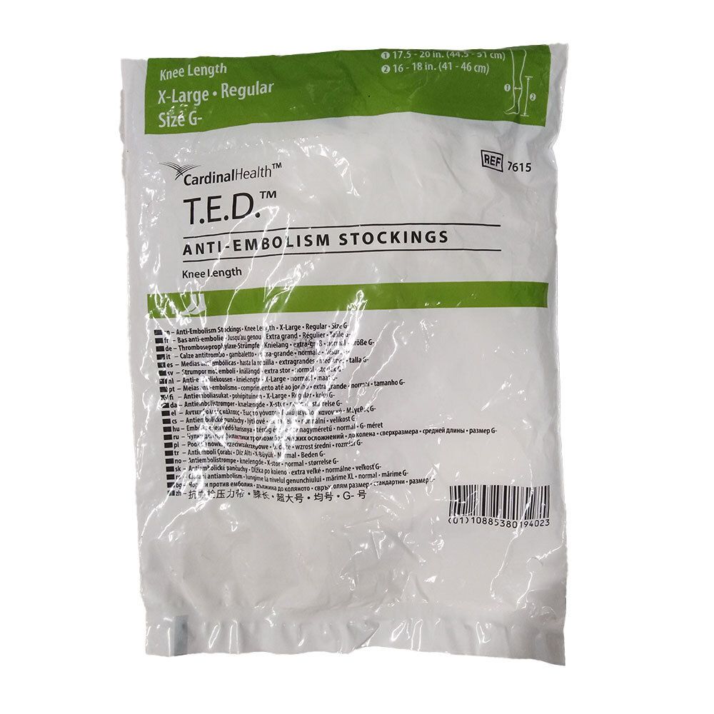 Verpackung mit Kniestrümpfen. Aufschrift: T.E.D. Anti-Embolie-Strümpfe. Größe XL, Regular. Marke: Cardinal Health. Weißes, durchsichtiges Material.