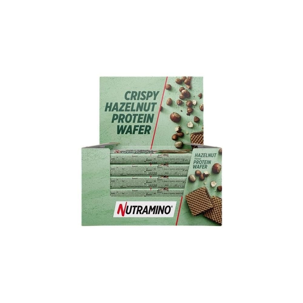 Nutramino Protein Waffel-Box mit Haselnuss-Motiv und Produktabbildung.