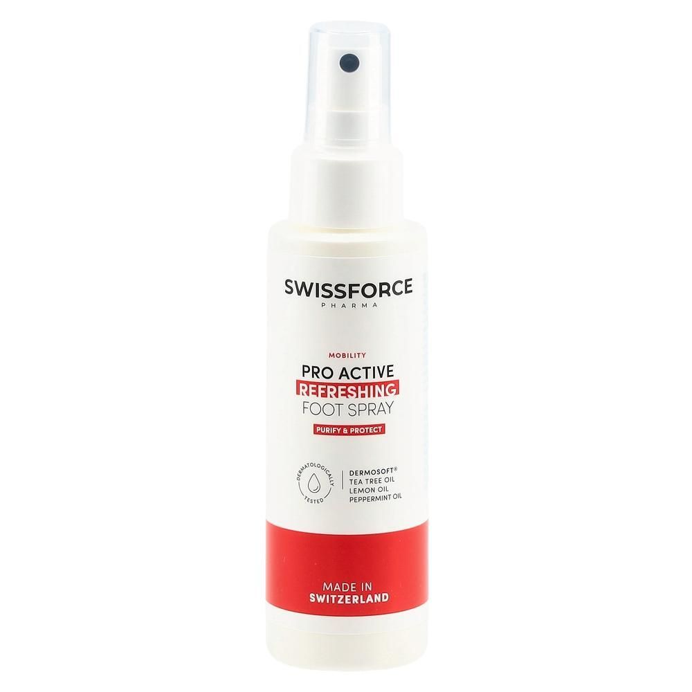 Weißes Spray mit rotem Streifen. Aufschrift: SWISSFORCE, PRO ACTIVE REFRESHING FOOT SPRAY. Mit Zerstäuber.