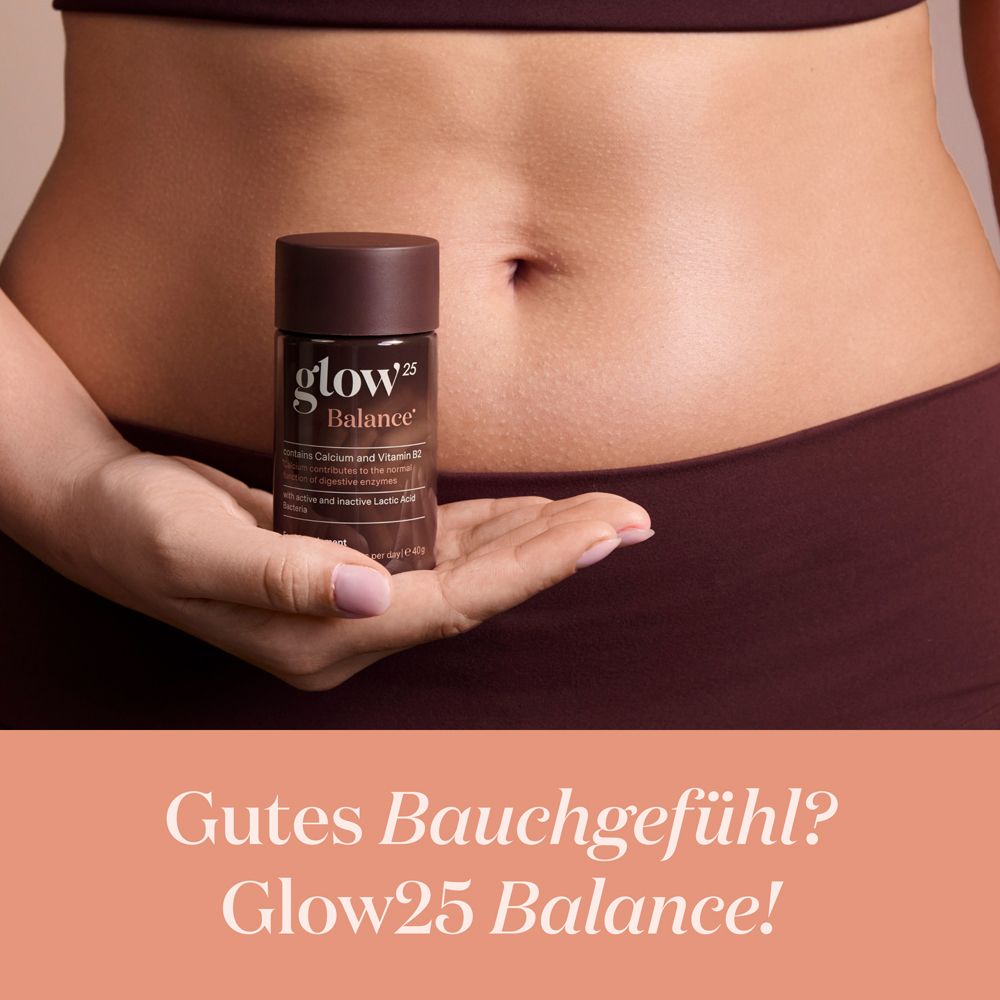 Hand hält Glow25 Balance Dose vor dem Bauch. Enthält Calcium und Vitamin B2.