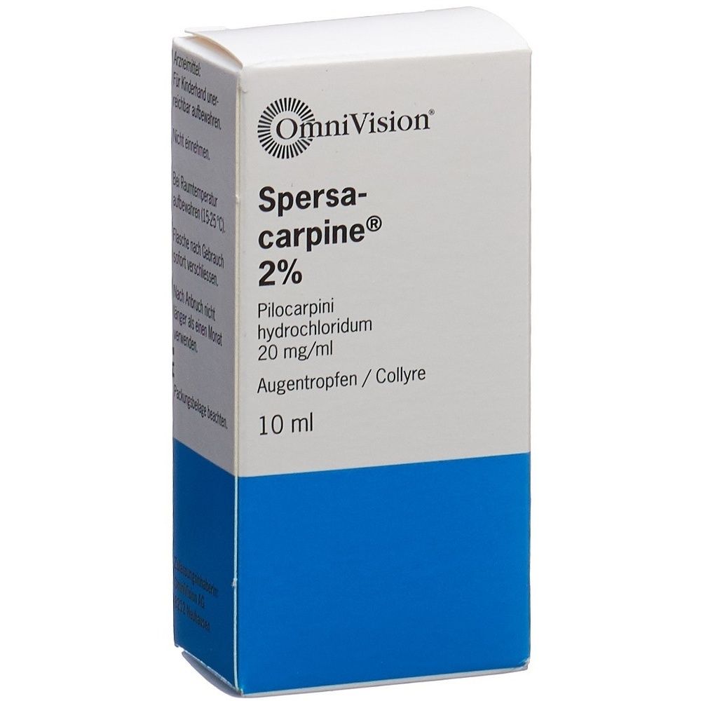 Kartonverpackung mit Produktinformationen. Weißer Karton mit blauem Streifen. Text: SPERSACARPINE Gtt Opht 2 %.