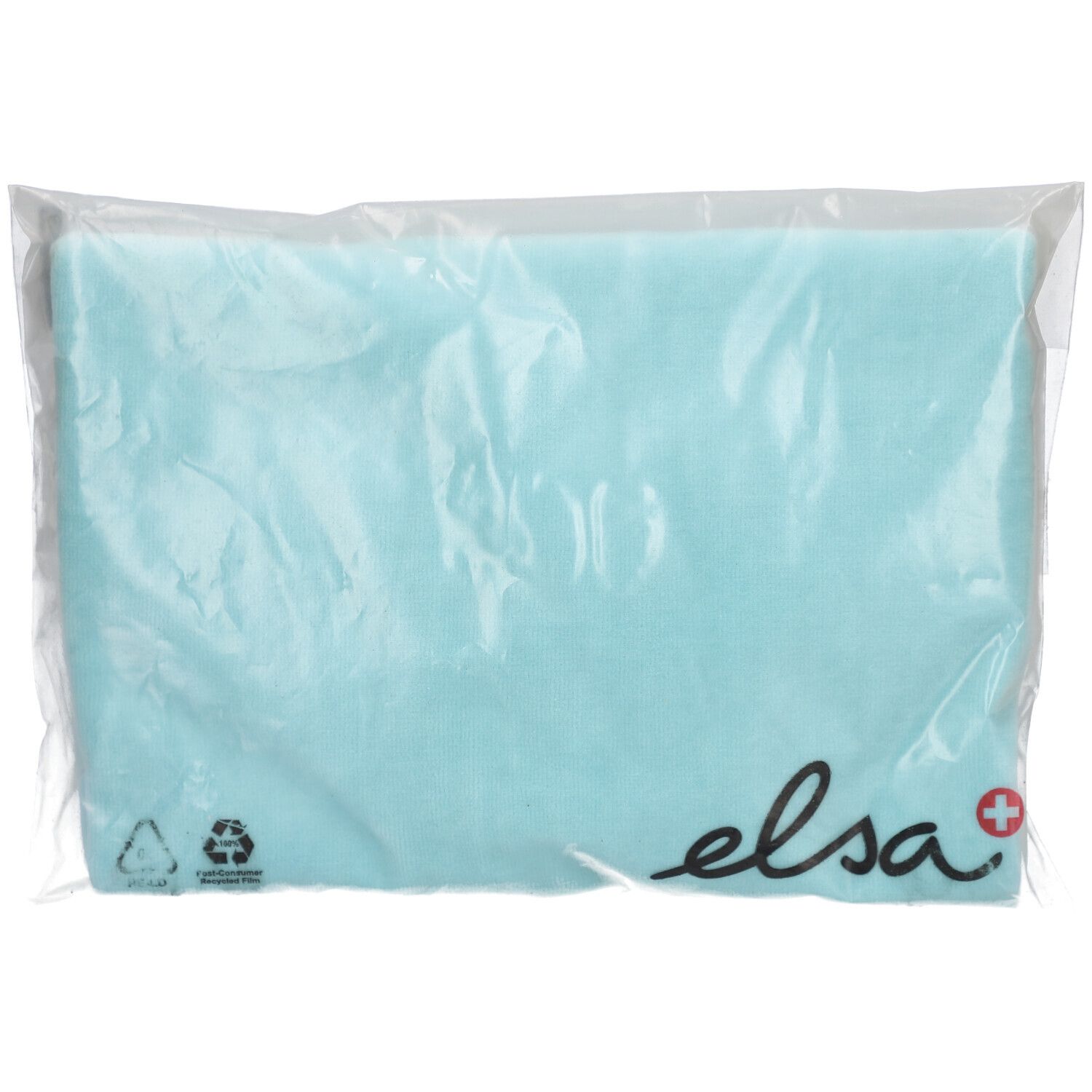 Hellblauer Velours-Kissenbezug in Plastikverpackung. Aufdruck: elsa, Recycling-Symbole.