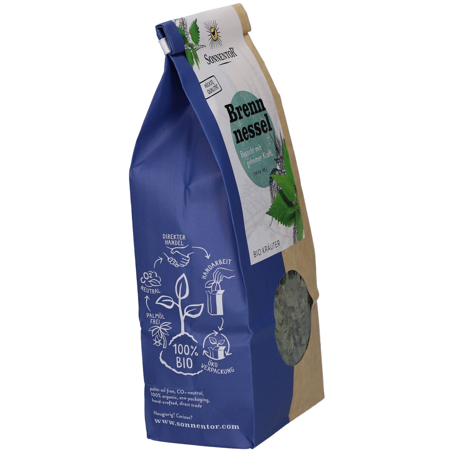 Brennnessel-Tee-Beutel. Marke SONNENTOR. Aufdruck: BIO, 100% BIO, Palmölfrei, CO2-neutral, Handarbeit. Sichtfenster.