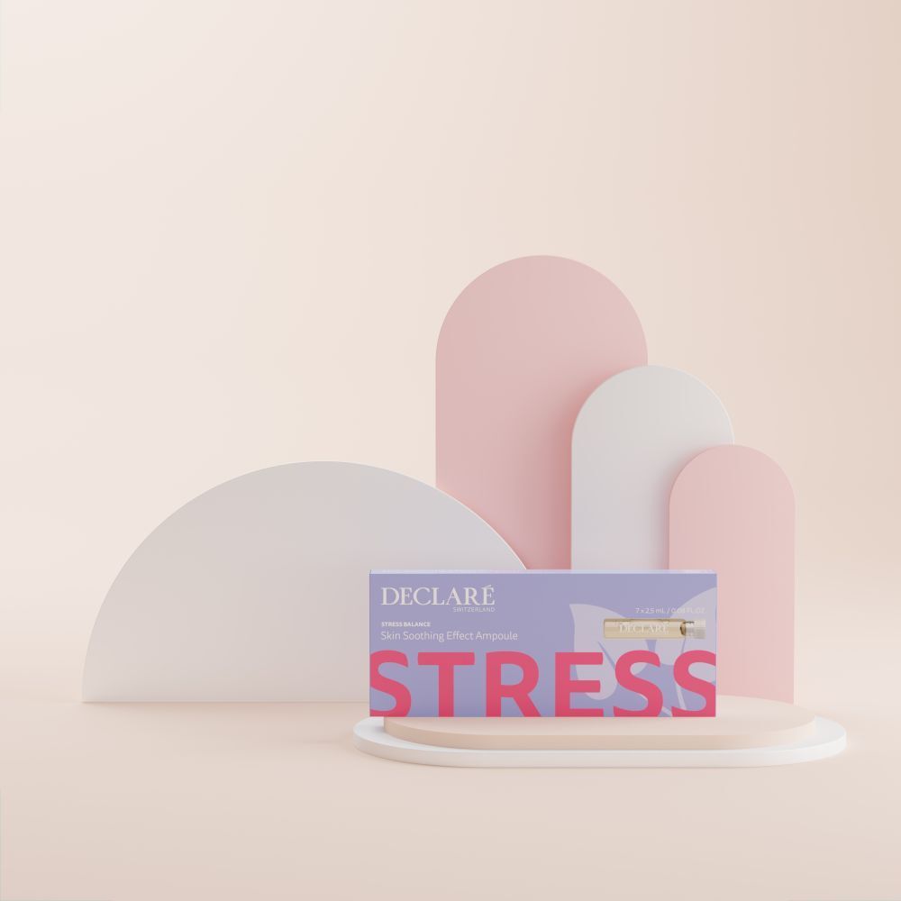 Boîte Declare Hautberuhigungs Effect Ampoule sur socle. Texte: Stress, Skin Soothing Effect Ampoule.