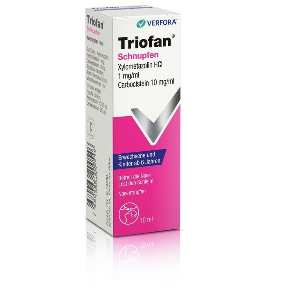 Verfora Triofan Schnupfen Nasentropfen. Weiße Schachtel mit rosa Akzent. Enthält Xylometazolin und Carbocistein.