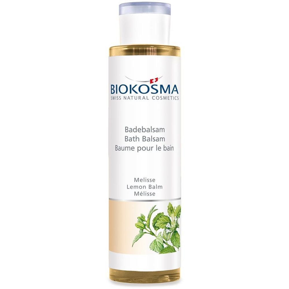 BIOKOSMA Badebalsam Melisse. Flasche mit weißem Etikett. Logo, Produktname, Inhaltsstoffe und Illustration von Melisse.