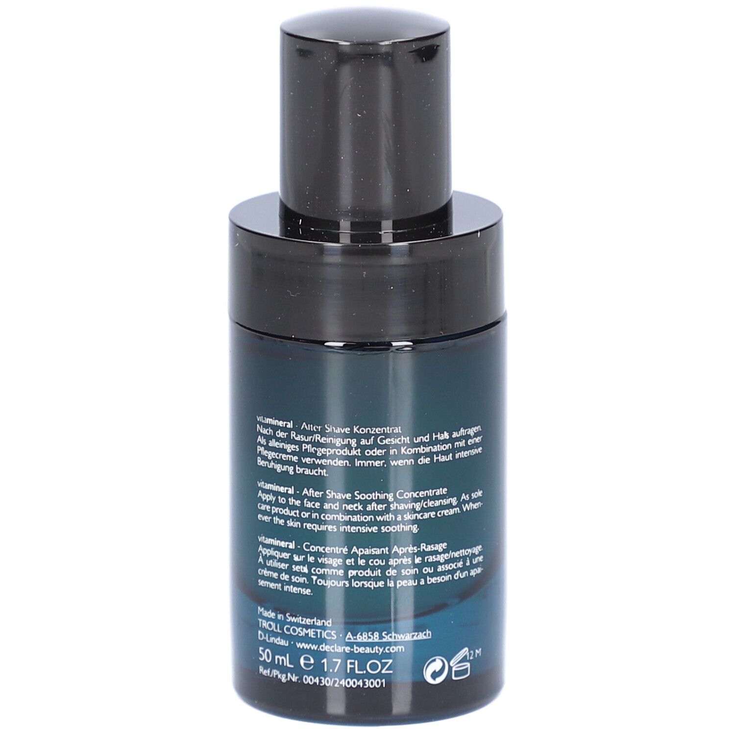 Rückseite der blau-schwarzen Flasche. Text in mehreren Sprachen. 50 ml.