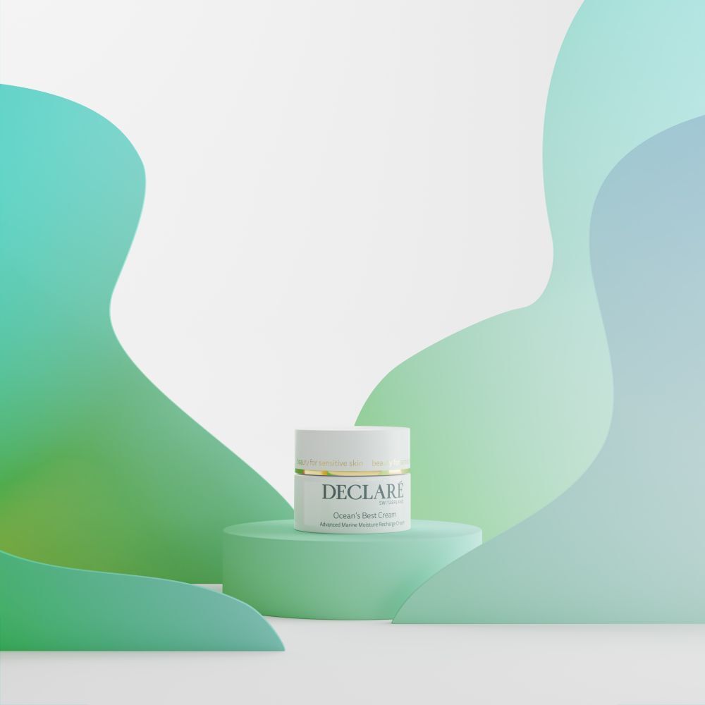 Pot blanc sur socle vert. Logo DECLARÉ et nom du produit Ocean's Best Cream.