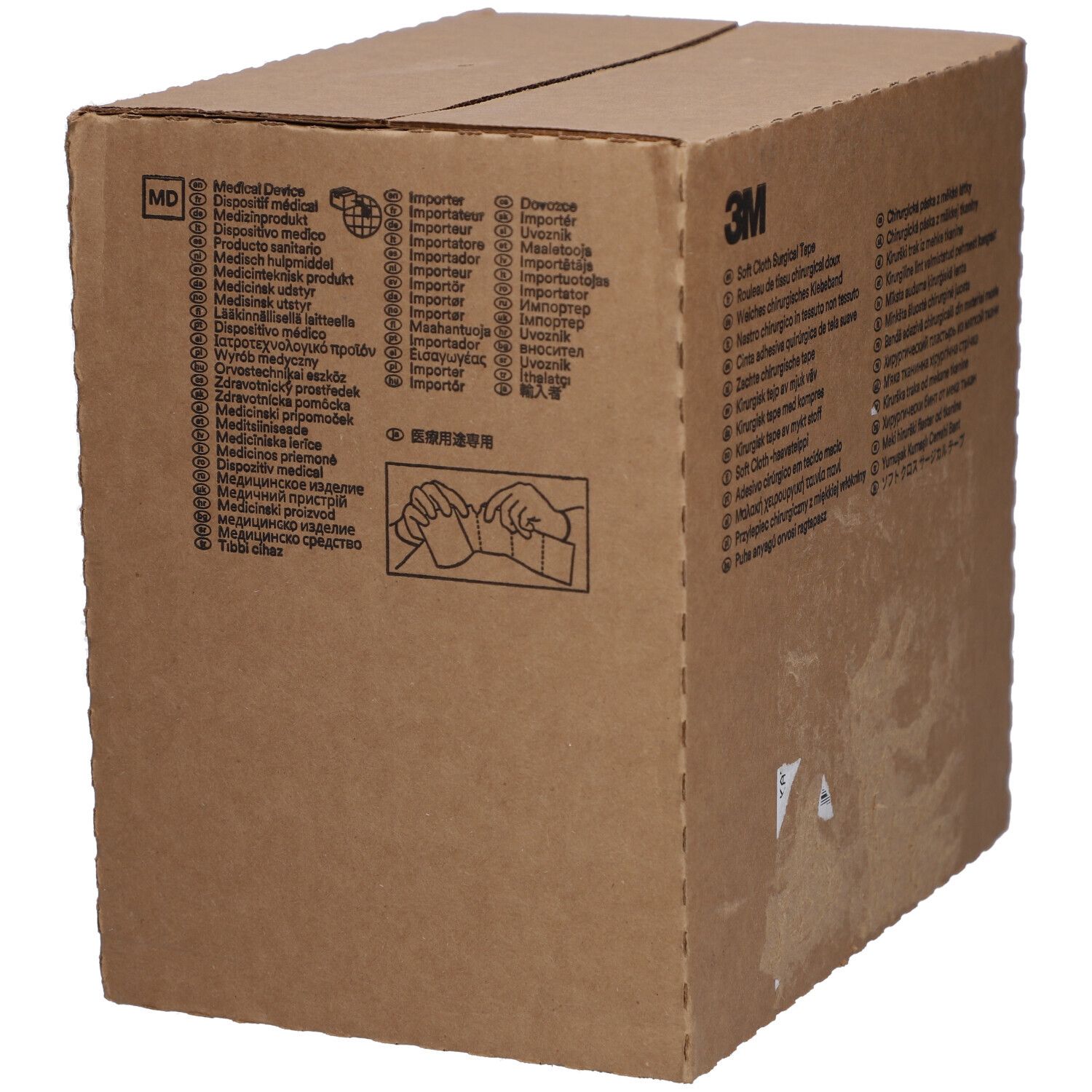 Brauner Karton mit Text. Auf dem Karton steht "3M Soft Cloth Surgical Tape".