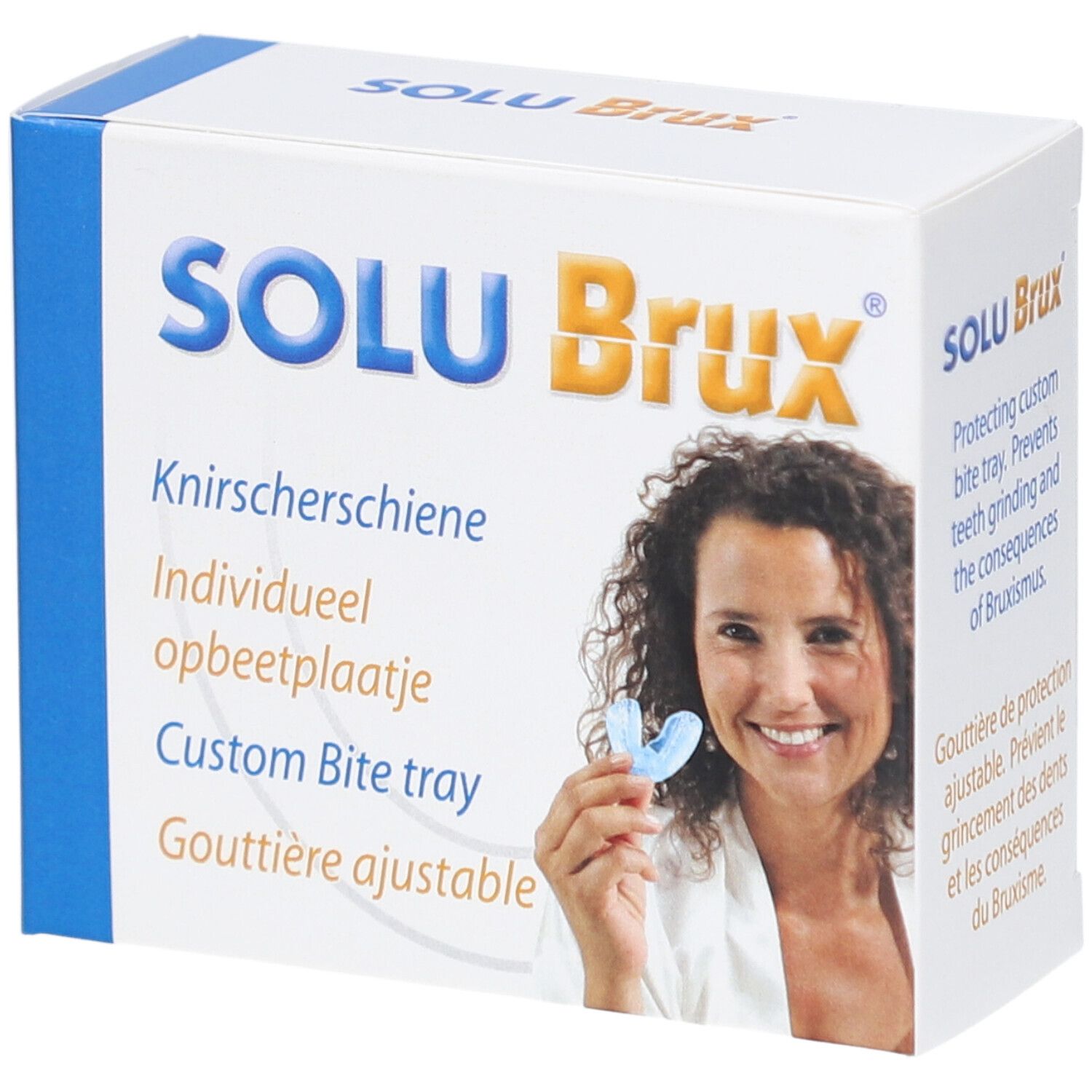 Verpackung von SOLU Brux. Aufdruck: Knirscher-schiene, individuelle opbeetplaatje, Custom Bite tray, Gouttière ajustable. Frau hält blaue Schiene.