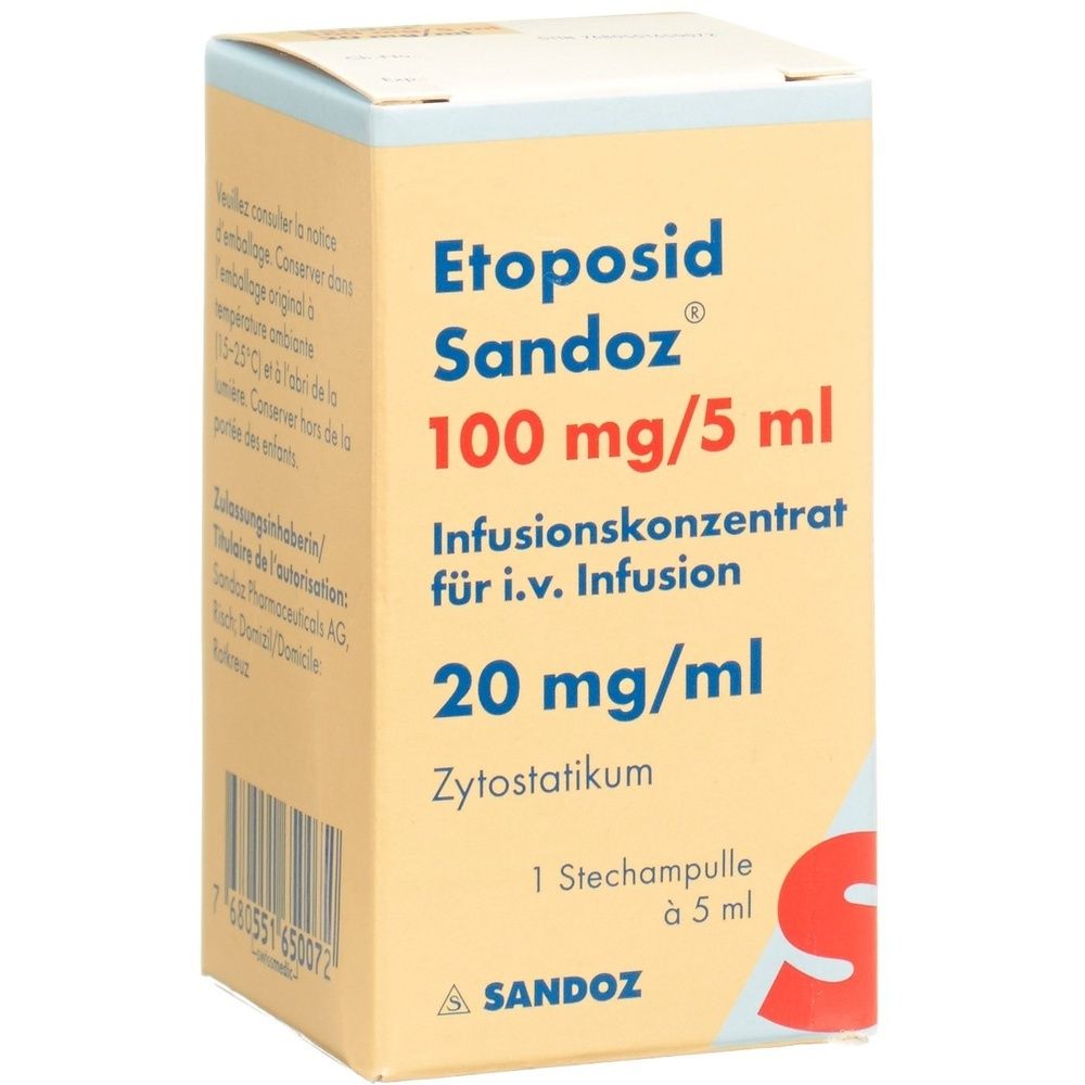 Karton mit Produktinformationen. Aufschrift: ETOPOSID Sandoz 100 mg/5 ml. Beige und weiße Farbgebung. Rotes Logo.
