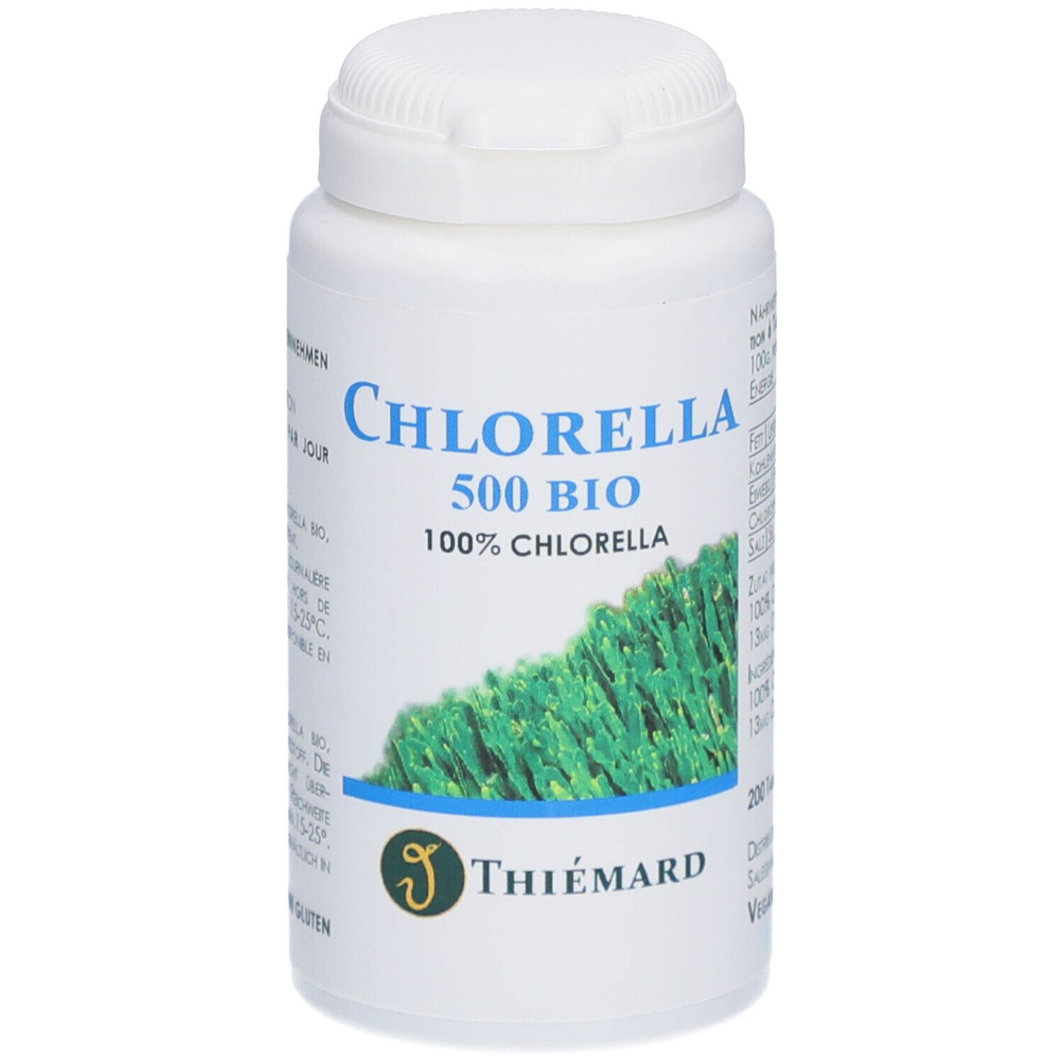 Weiße Flasche mit blauem Etikett. Aufschrift: Chlorella 500 BIO, 100% Chlorella. Logo: Thiemard.