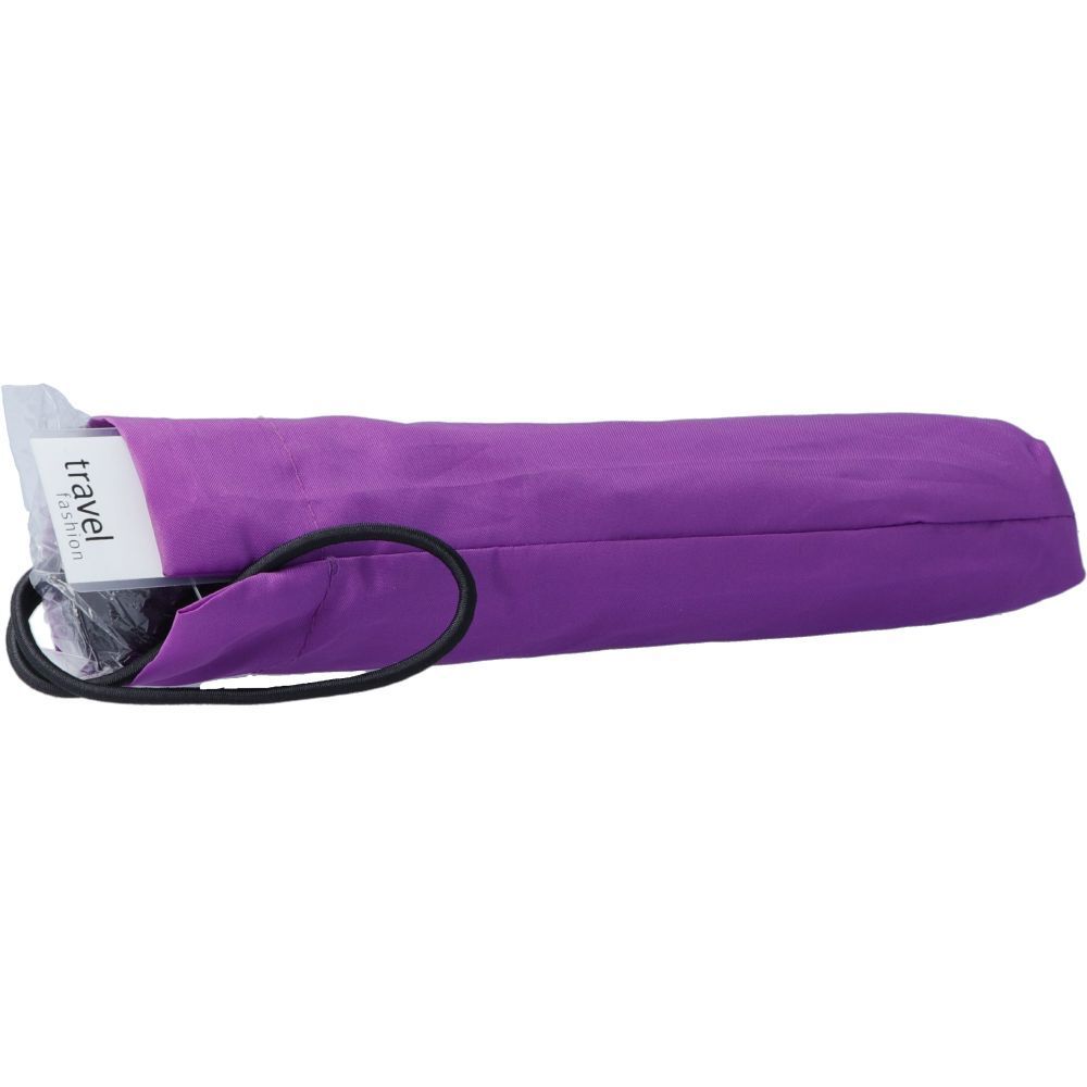 Lila Regenschirmtasche mit schwarzem Gummiband und einem Teil eines weißen Umschlags mit der Aufschrift "travel fashion".