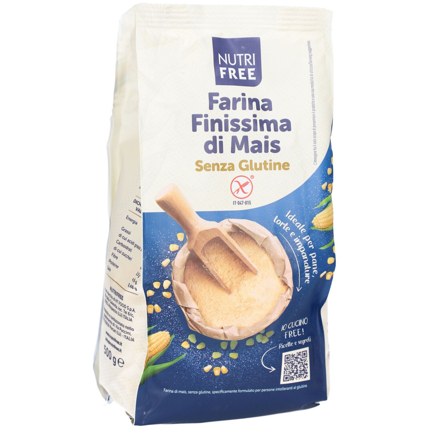 Vue de face du paquet de farine de maïs sans gluten NUTRIFREE. Inscription : Farina Finissima di Mais, Senza Glutine. Illustration de maïs et cuillère en bois.