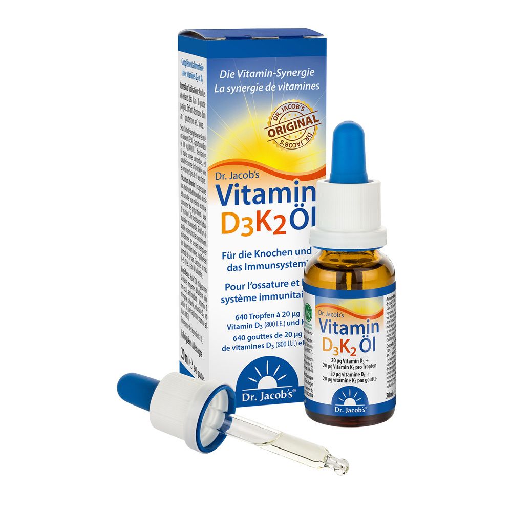 Produktverpackung mit Flasche und Pipette. Aufschrift: Dr. Jacob's Vitamin D3K2 Öl. Enthält 640 Tropfen.