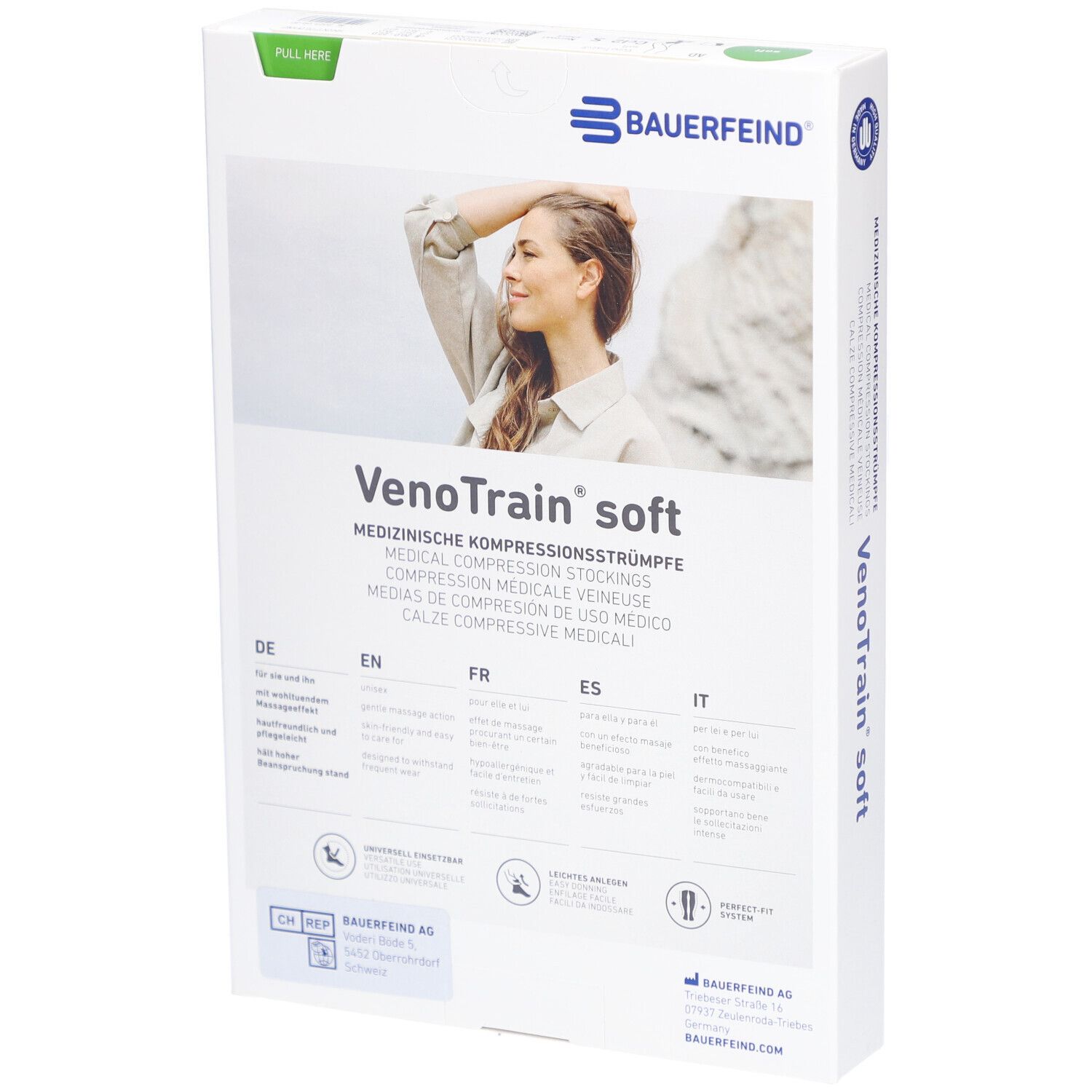 Rückseite der Verpackung mit Kompressionsstrümpfen. Aufdruck: VenoTrain soft, medizinische Kompressionsstrümpfe. Marke: BAUERFEIND. Text in mehreren Sprachen.