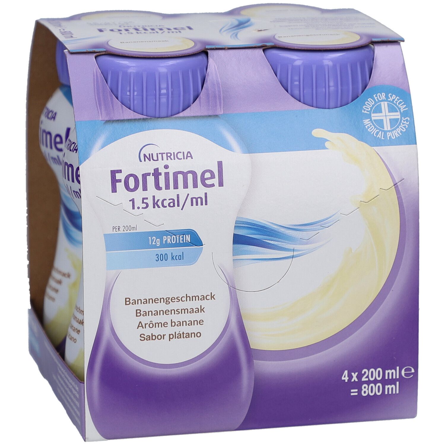 Emballage de quatre bouteilles Fortimel 1,5 kcal/ml. Goût banane. Bouchons violets, bouteilles blanches avec texte bleu. 4 x 200 ml.