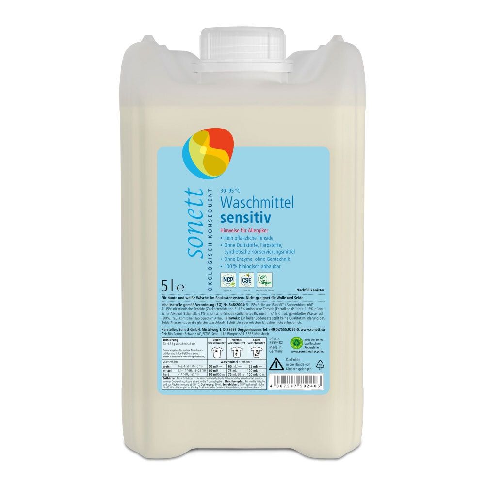 Kanister Flüssigwaschmittel. Hellblaue Etikett mit Produktinformationen. 5 Liter.