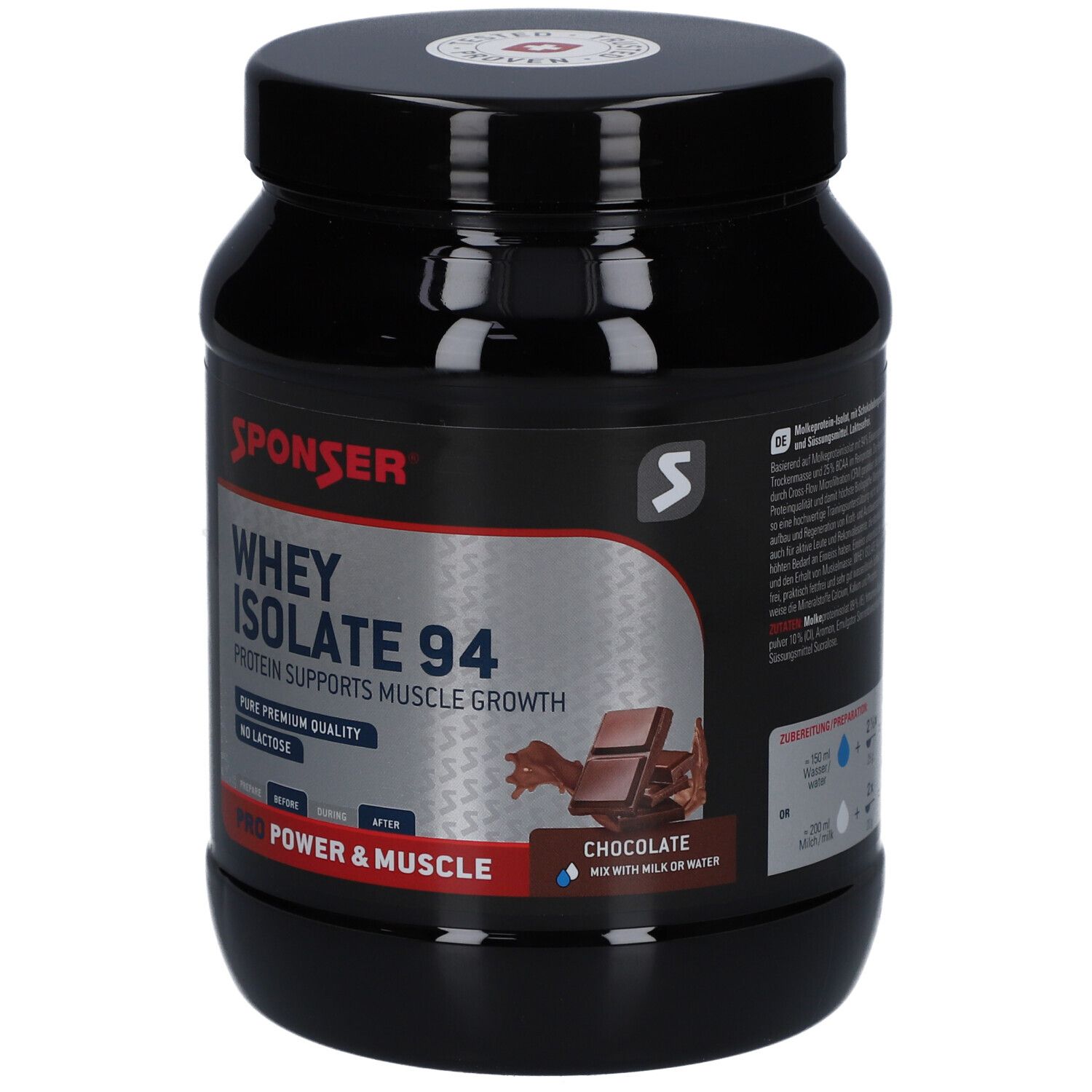 Schwarzer Behälter von Whey Isolate 94. Aufschrift: SPONSER, Whey Isolate 94, Protein unterstützt Muskelwachstum. Geschmack: Schokolade.