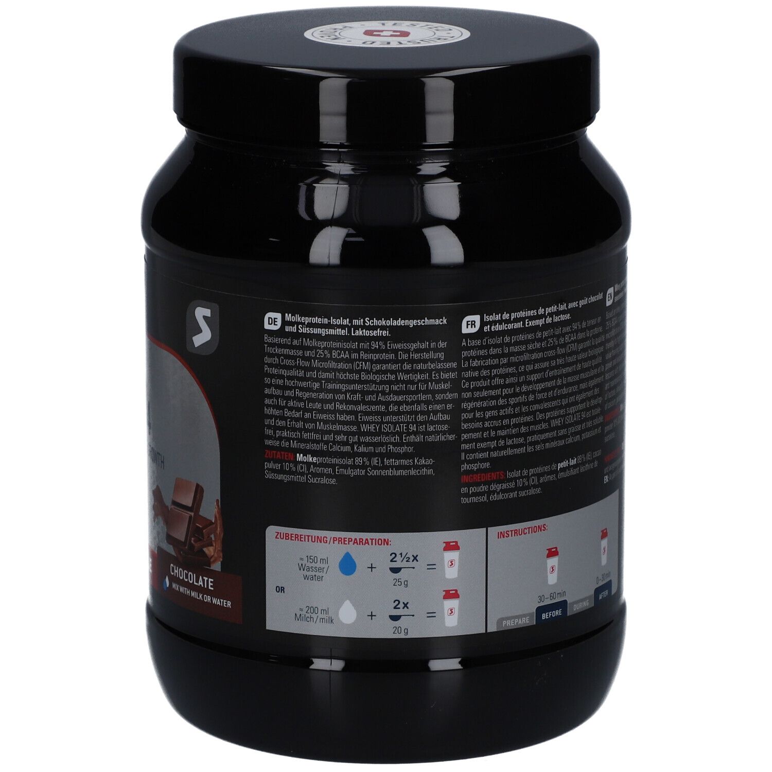 Rückseite des schwarzen Whey Isolate 94-Behälters. Text: Molkenproteinpulver, Schokoladengeschmack. Zubereitungshinweise.