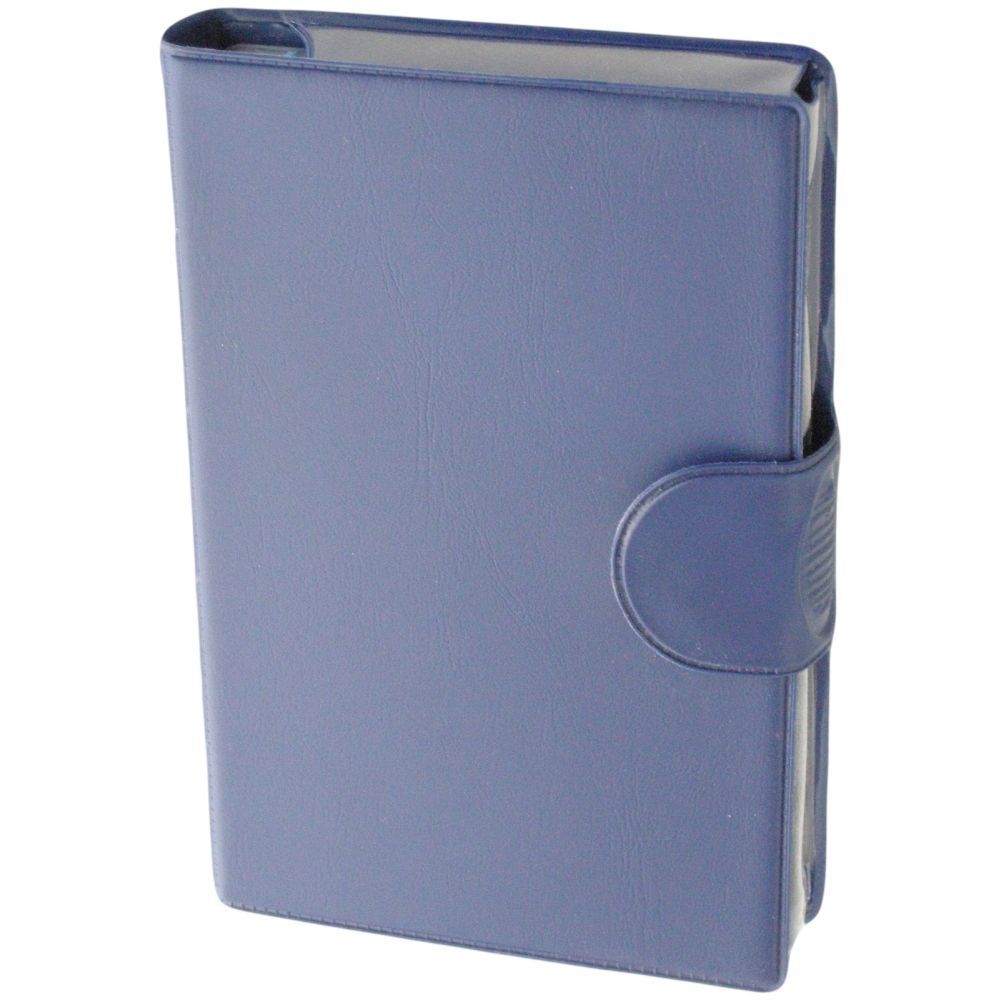 Blaues, lederartiges Etui mit Schnappverschluss. Geschlossene Ansicht. Rechteckige Form.