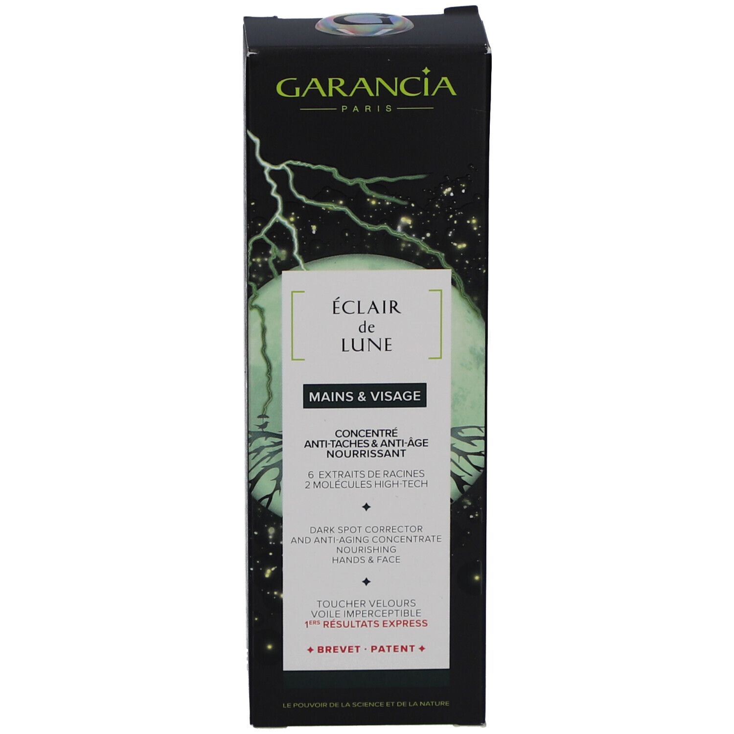 Emballage du produit. Emballage noir avec nom et détails du produit. Fond vert.