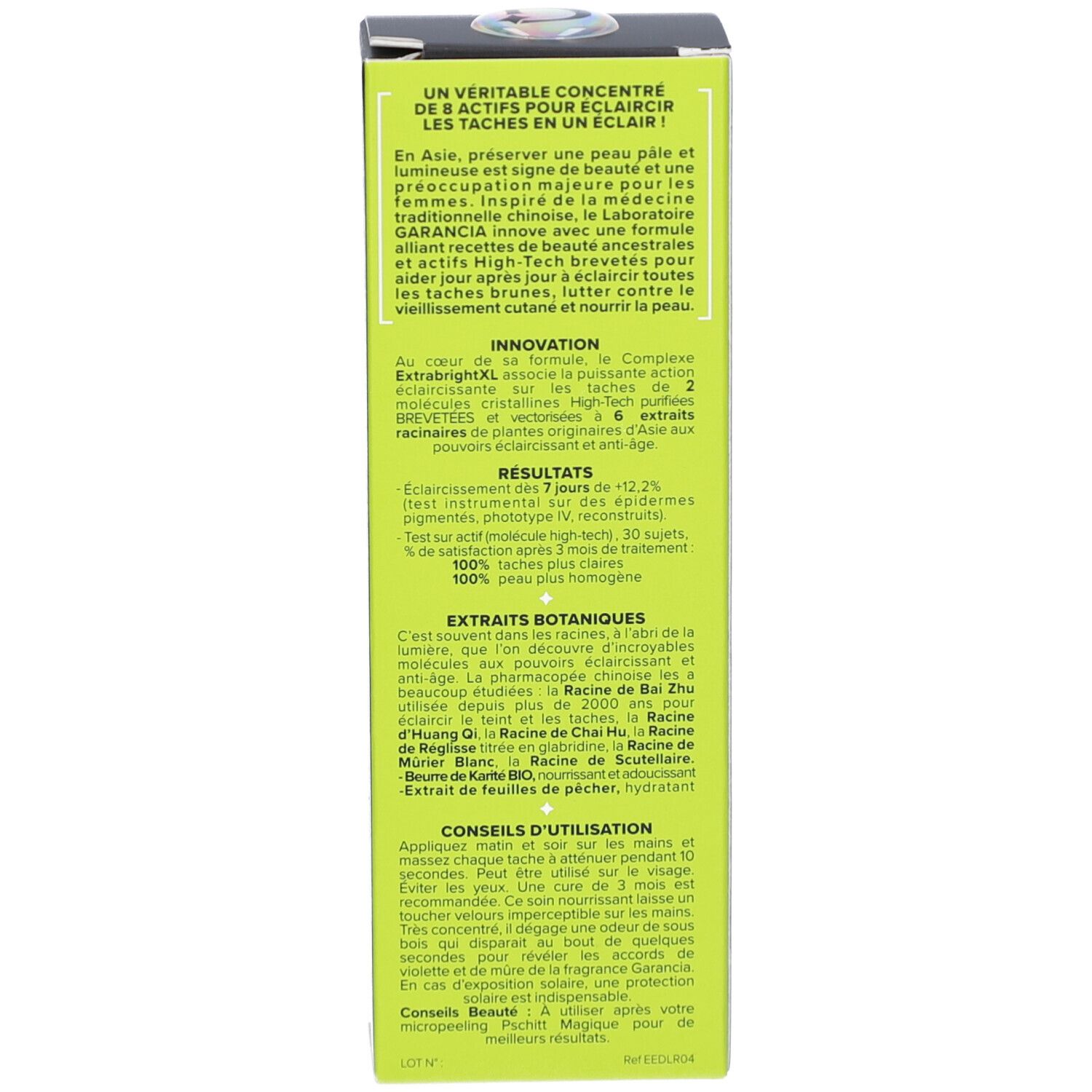 Emballage du produit. Vue latérale avec texte et informations sur le produit. Fond vert.