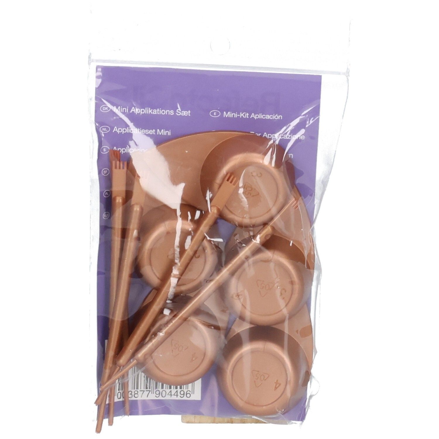 Verpacktes Set mit fünf Applikatorstäbchen und fünf kleinen Schälchen.