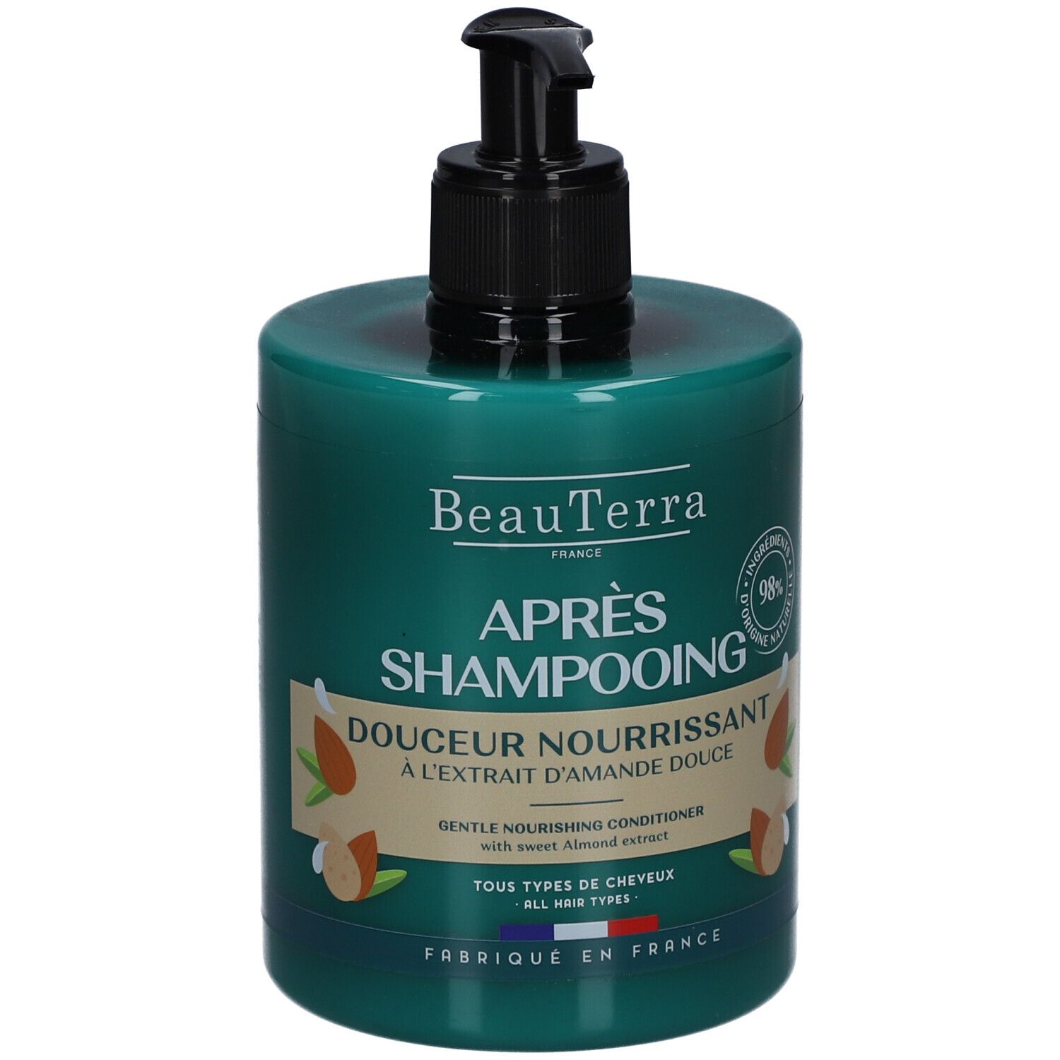 Grüne Flasche mit schwarzem Pumpkopf. Aufschrift: Après Shampooing, Douceur Nourrissant, Extrait d'Amande Douce. 98% Inhaltsstoffe natürlichen Ursprungs.