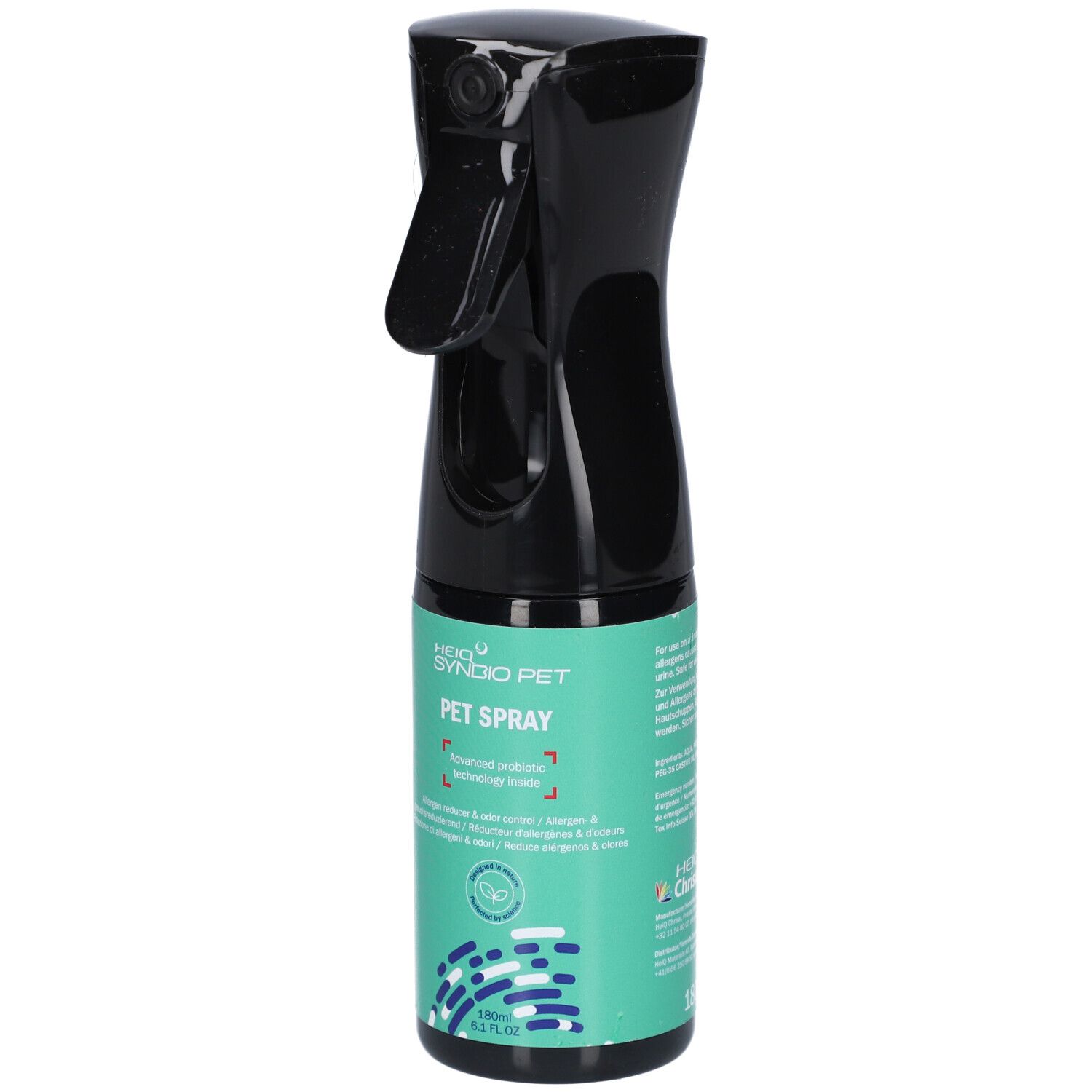 Schwarze Sprühflasche mit grünem Etikett. Aufschrift: HEIQ SYNBIO PET PET SPRAY. Enthält 180 ml.