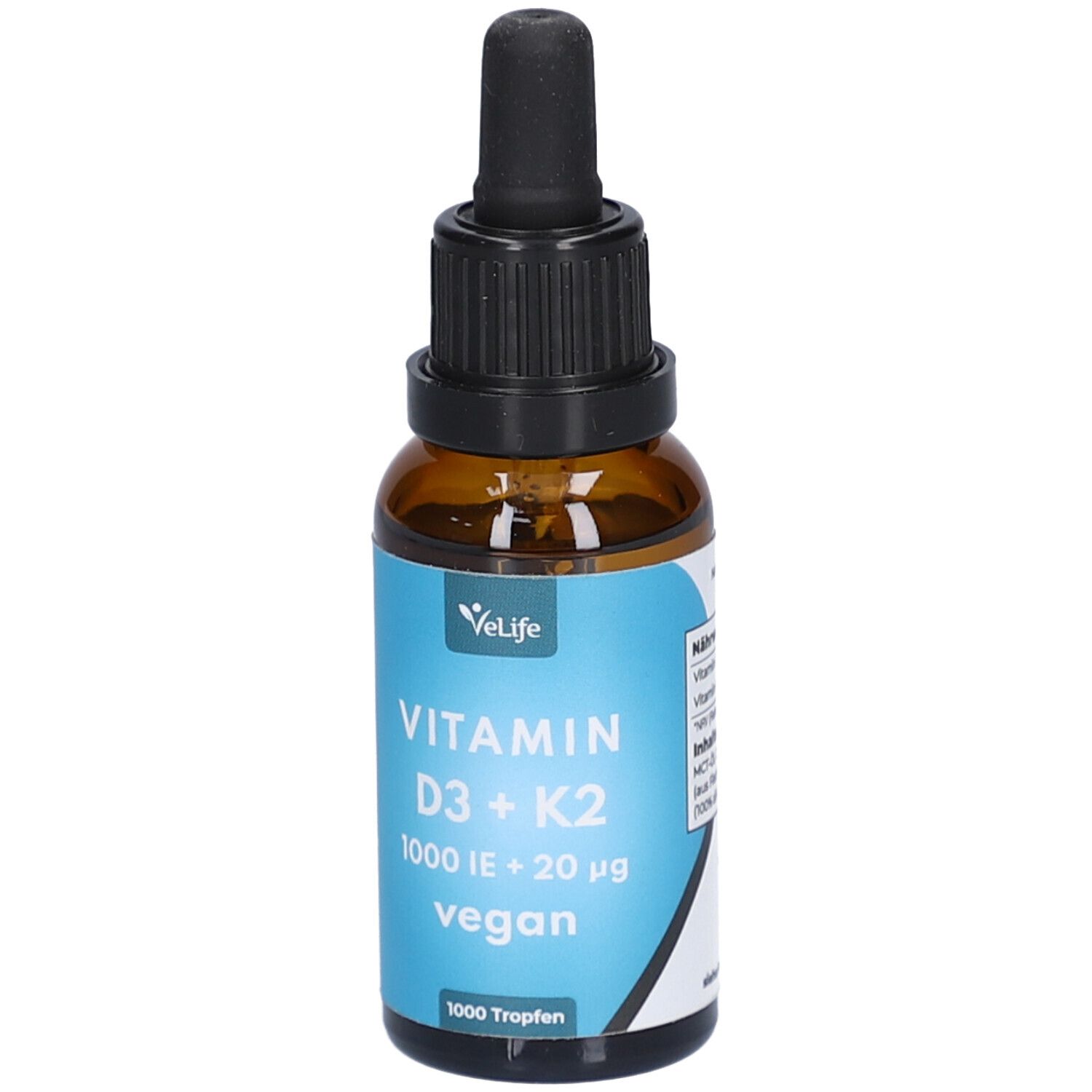 Braune Glasflasche mit schwarzem Deckel und Pipette. Blaues Etikett mit weißer Schrift: Vitamin D3 + K2, 1000 IE + 20 µg, vegan. Marke: VeLife.