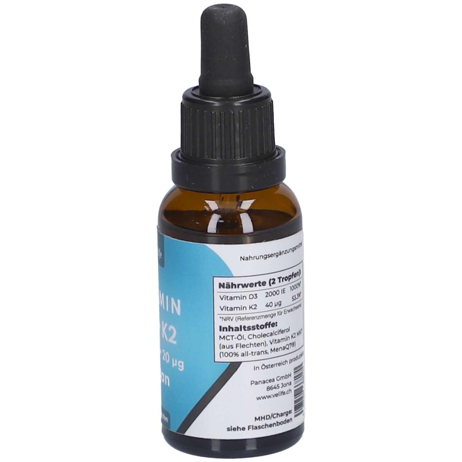 Braune Glasflasche mit schwarzem Deckel und Pipette. Blaues Etikett mit Text. Aufschrift: Nährwerte, Inhaltsstoffe, 30 ml. Flasche steht.