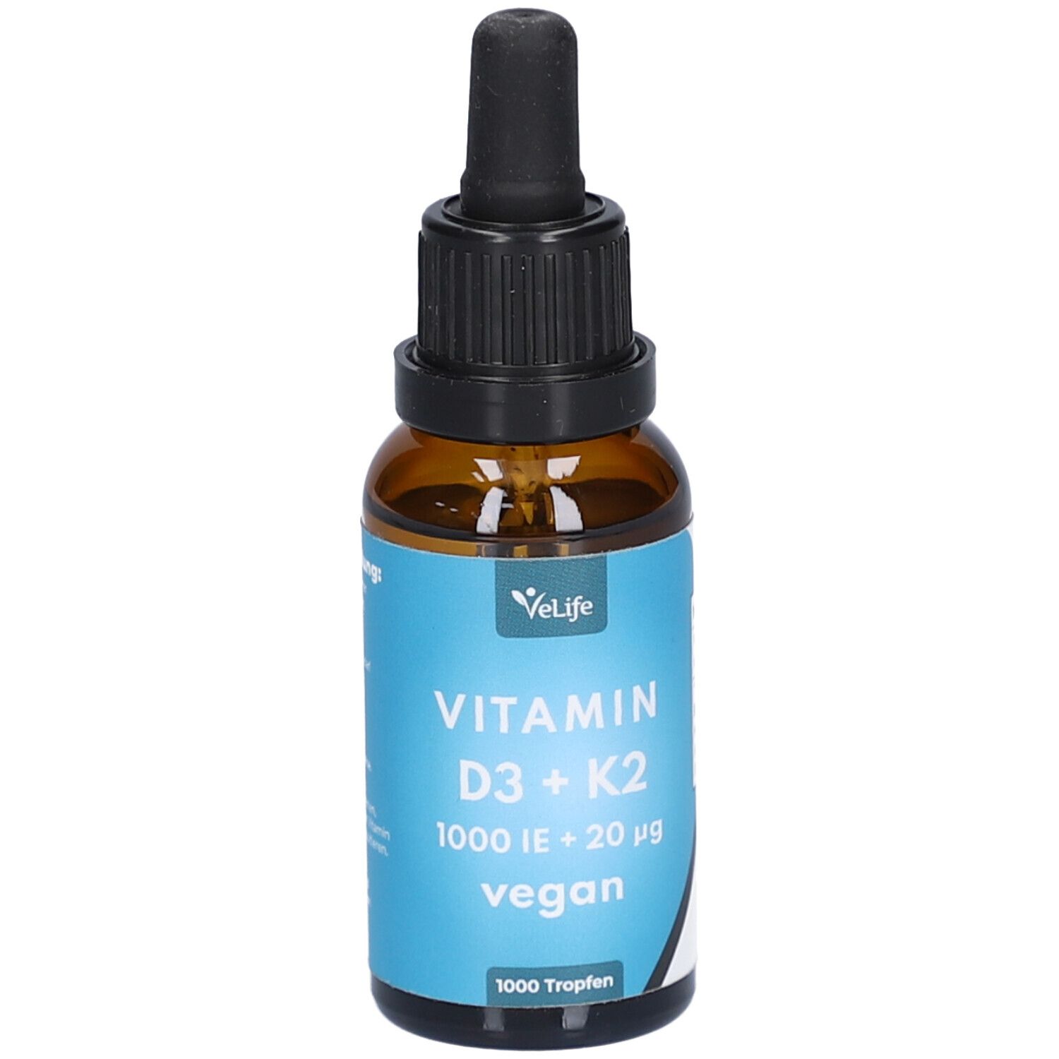 Braune Glasflasche mit schwarzem Deckel und Pipette. Blaues Etikett mit weißer Schrift: Vitamin D3 + K2, 1000 IE + 20 µg, vegan. Marke: VeLife.