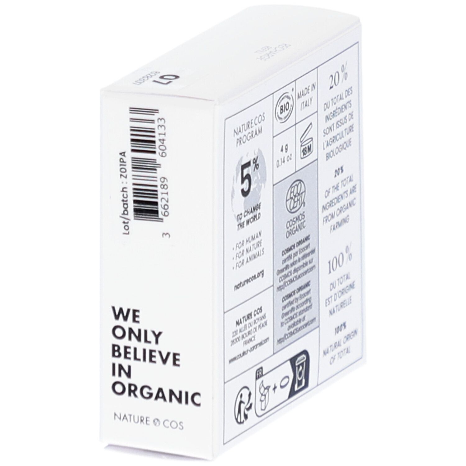 Boîte blanche. Inscriptions: COULEUR CARAMEL, RECHARGE, CORRECTEUR DE CERNES, BIO. Code 07. Texte: WE ONLY BELIEVE IN ORGANIC.