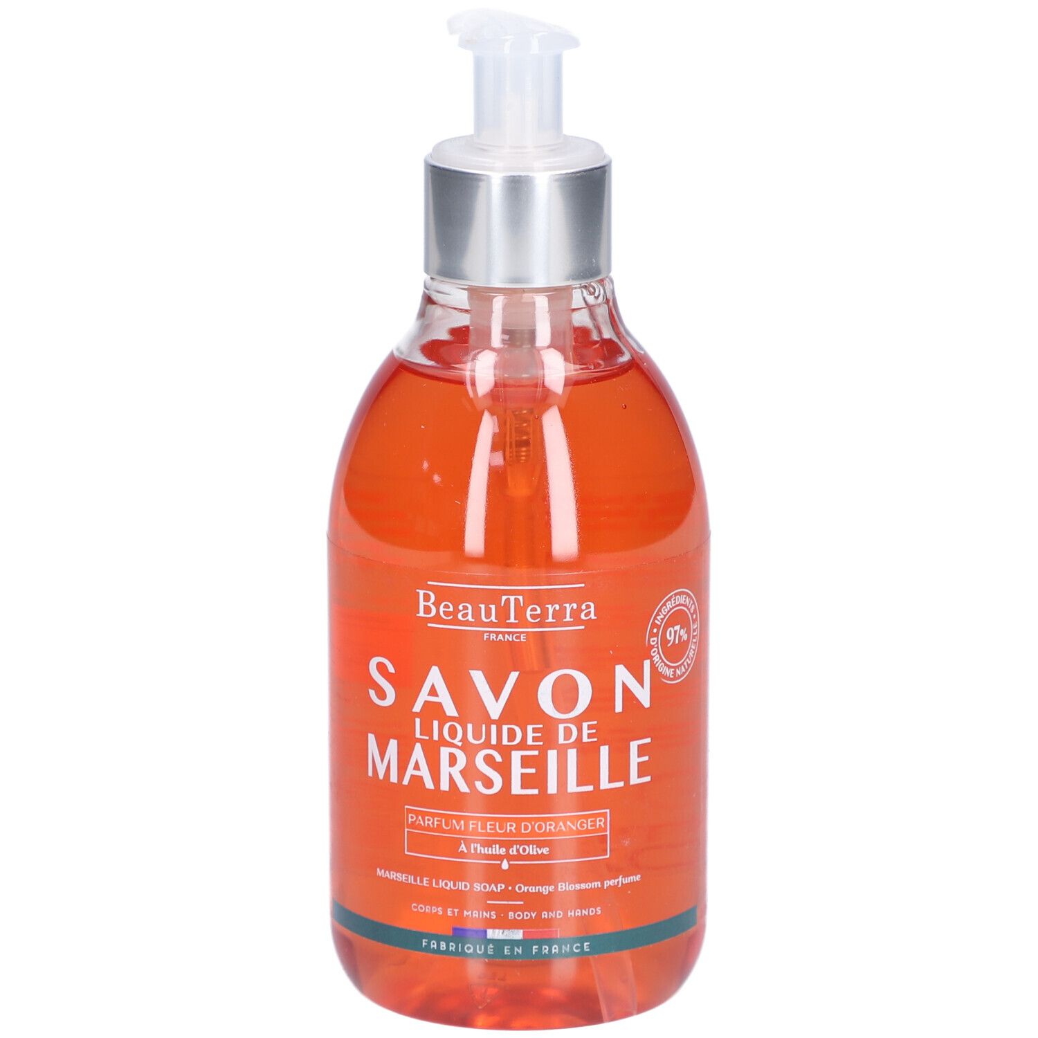 Flacon de savon liquide avec pompe. Liquide orange. Inscription : BeauTerra, Savon Liquide de Marseille, Parfum Fleur d'Oranger.